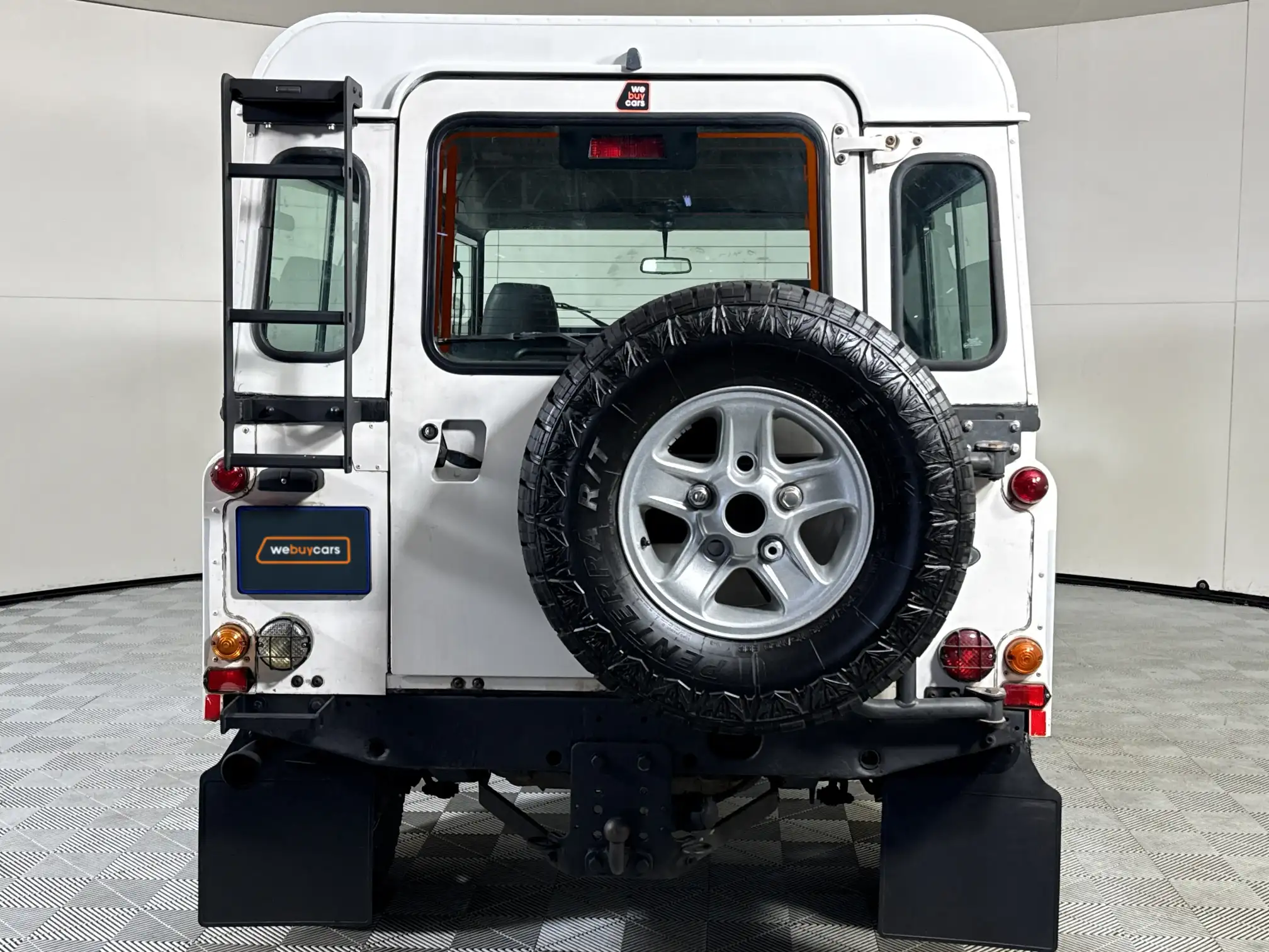 Land Rover Defender 110