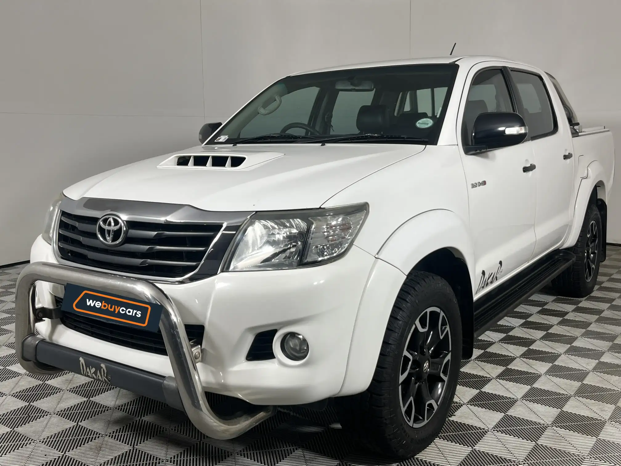 2015 Toyota Hilux 3.0d-4d Legend 45 R/B Auto Pick Up Double Cab at Dome (GP) for sale R304900
