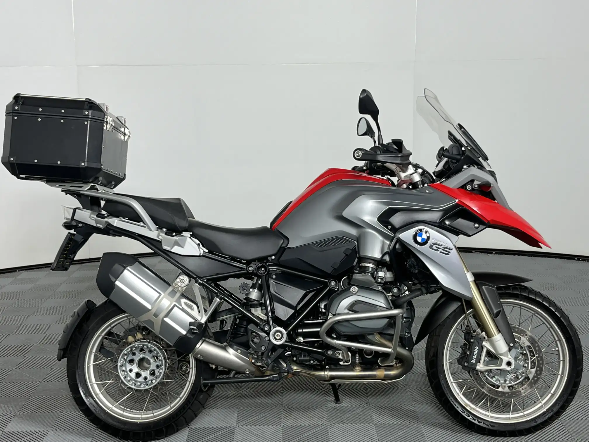 2016 BMW R Series