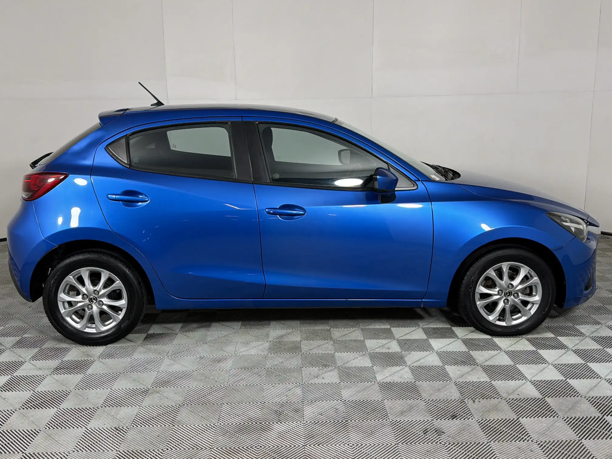 Mazda Mazda 2