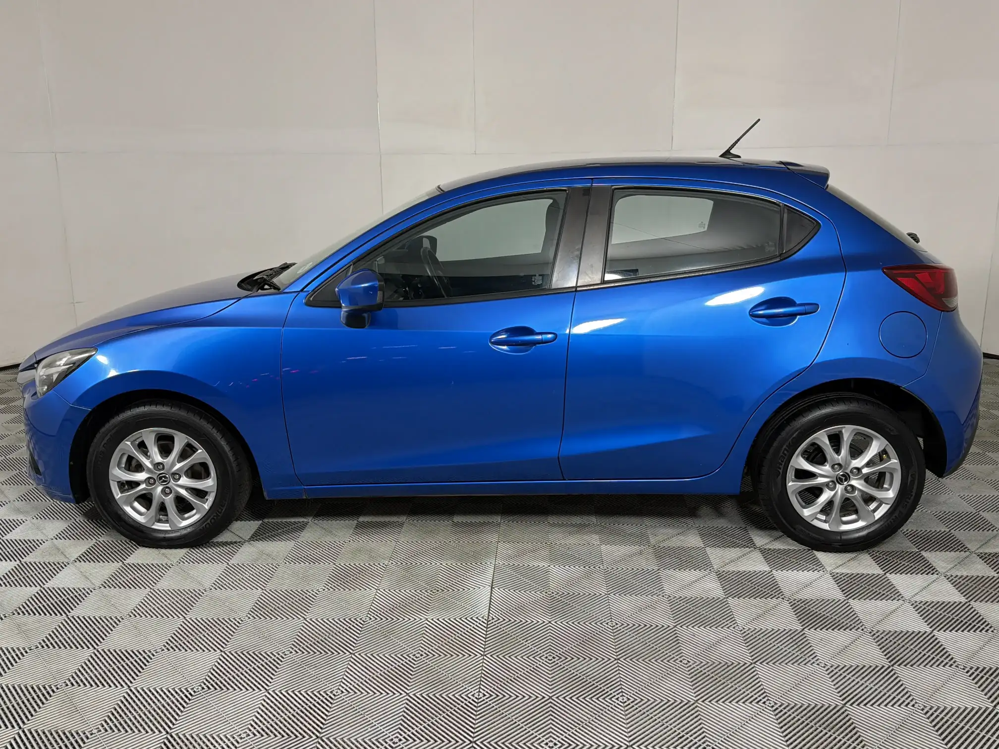 Mazda Mazda 2