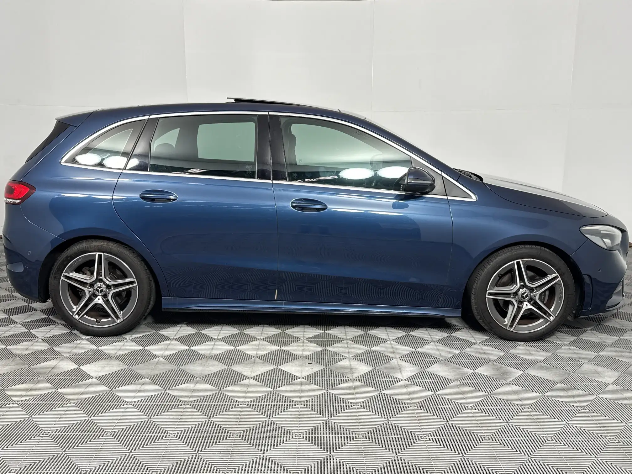Mercedes-Benz B Class