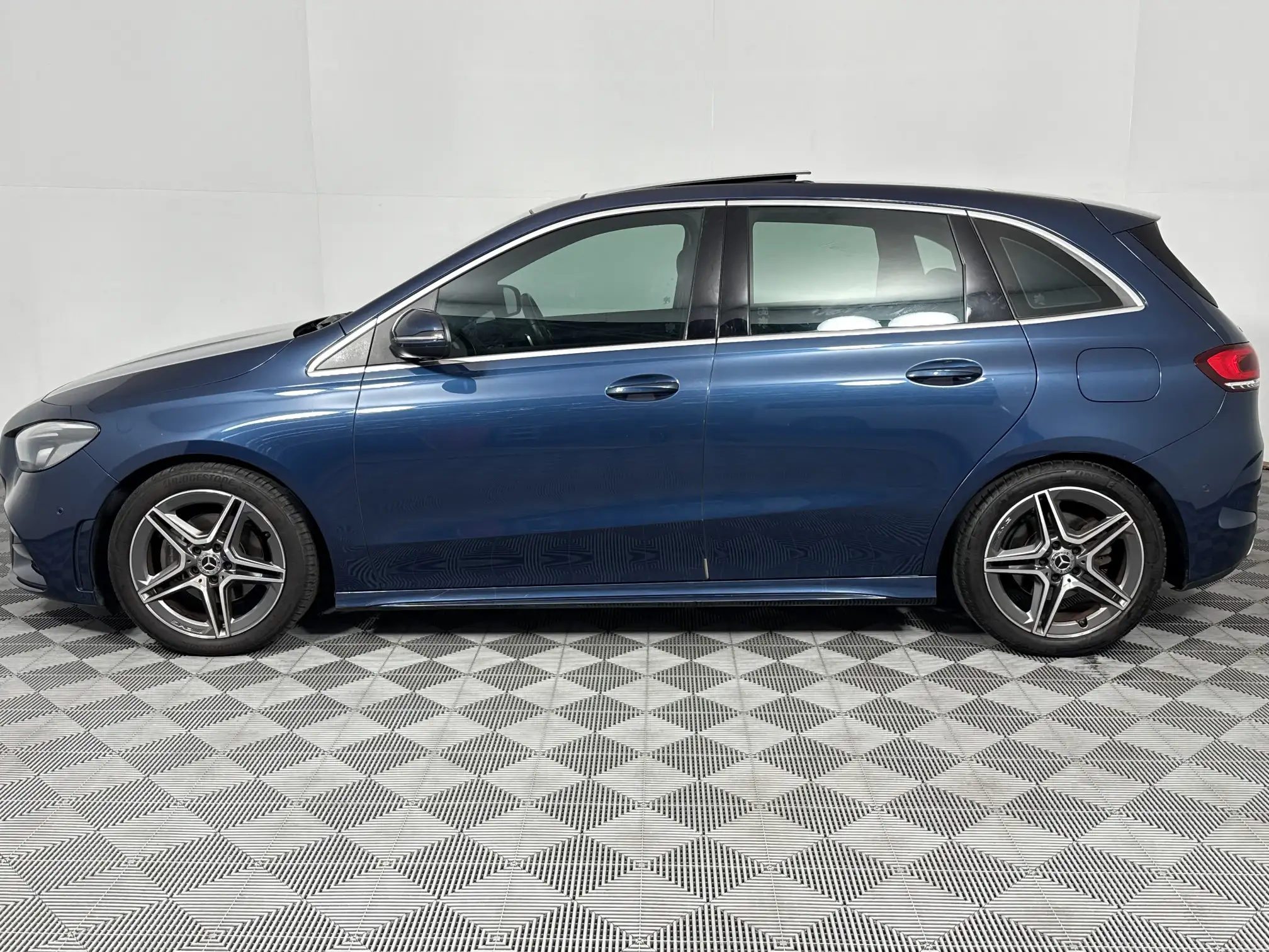 Mercedes-Benz B Class