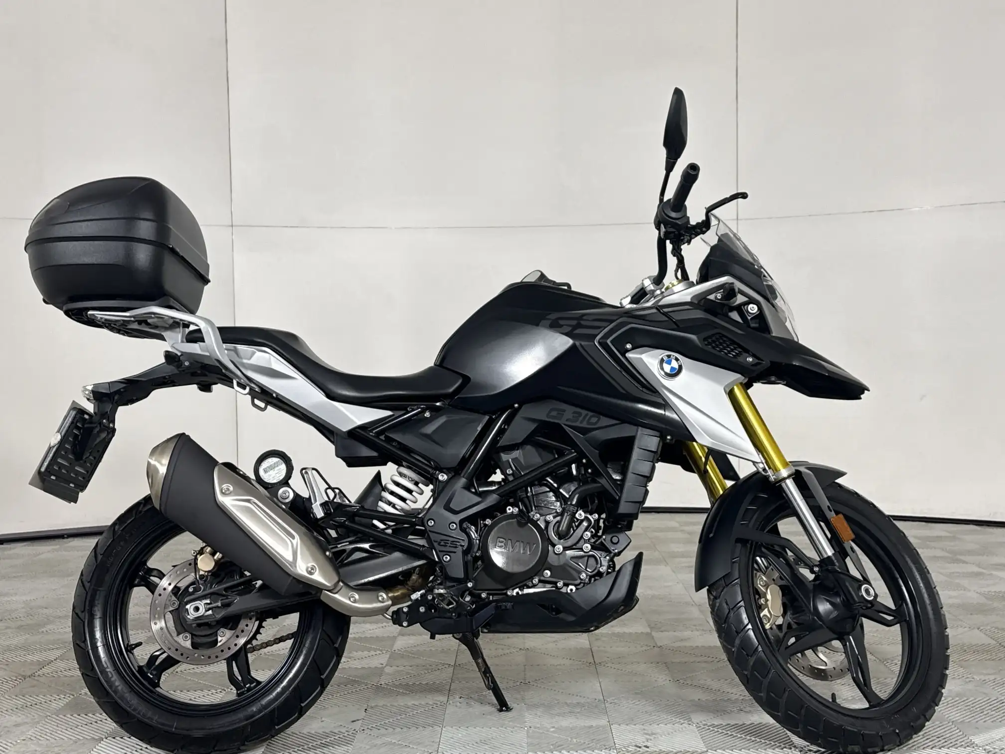 2023 BMW C