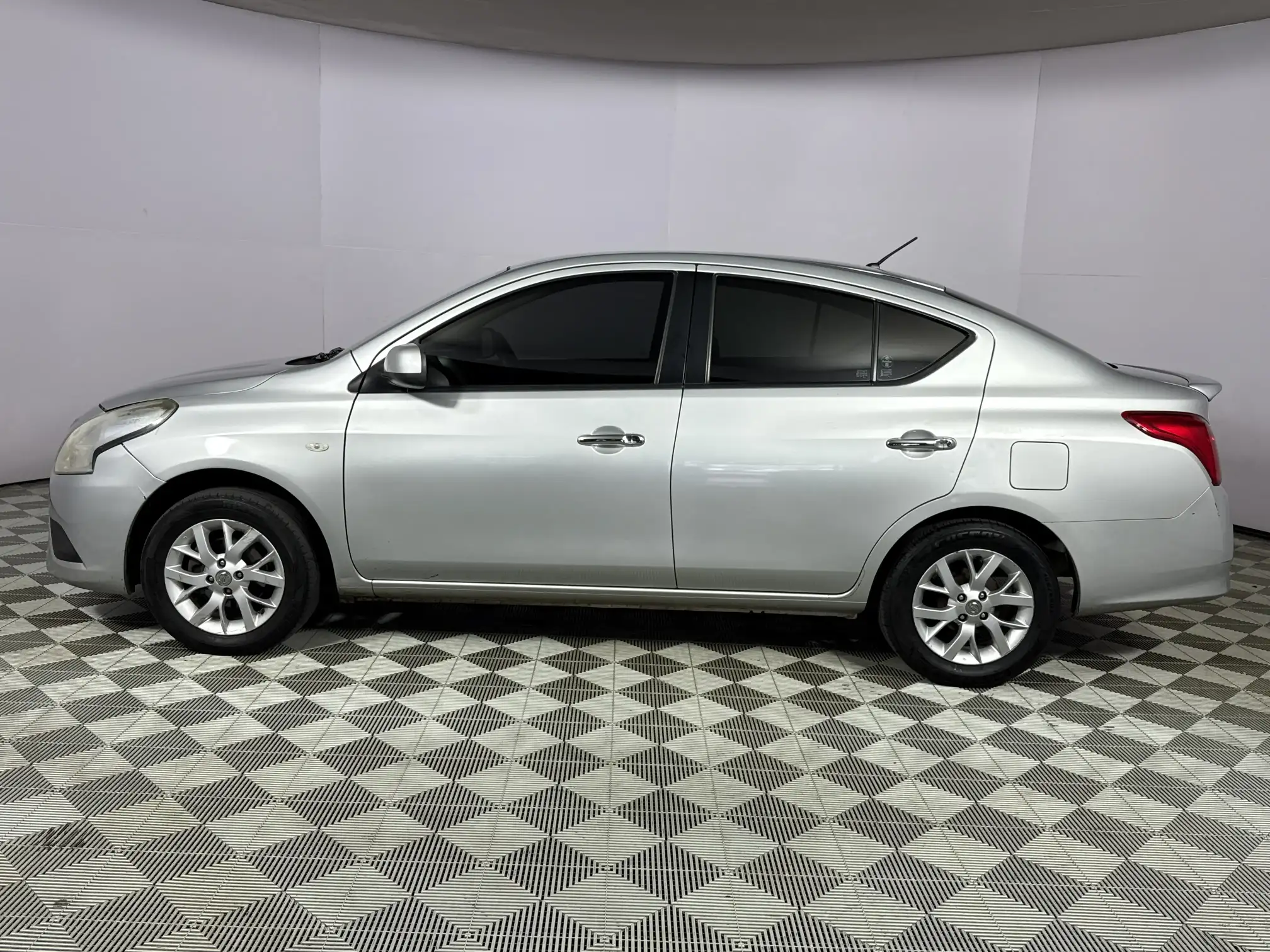 Nissan Almera