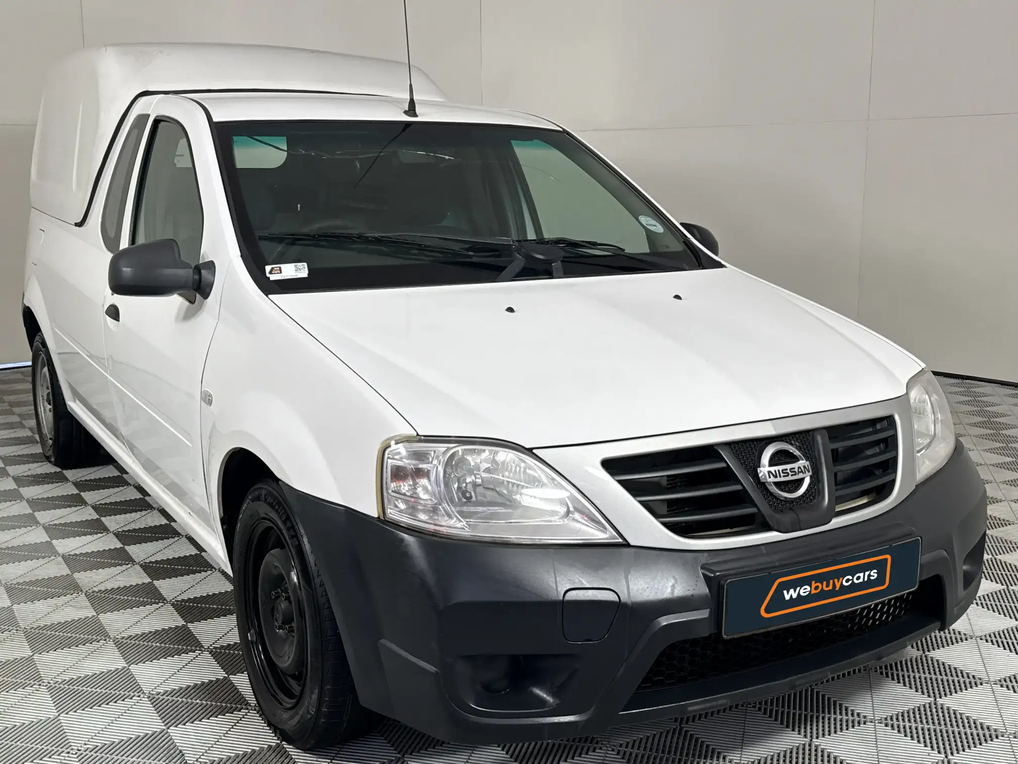 Nissan NP200