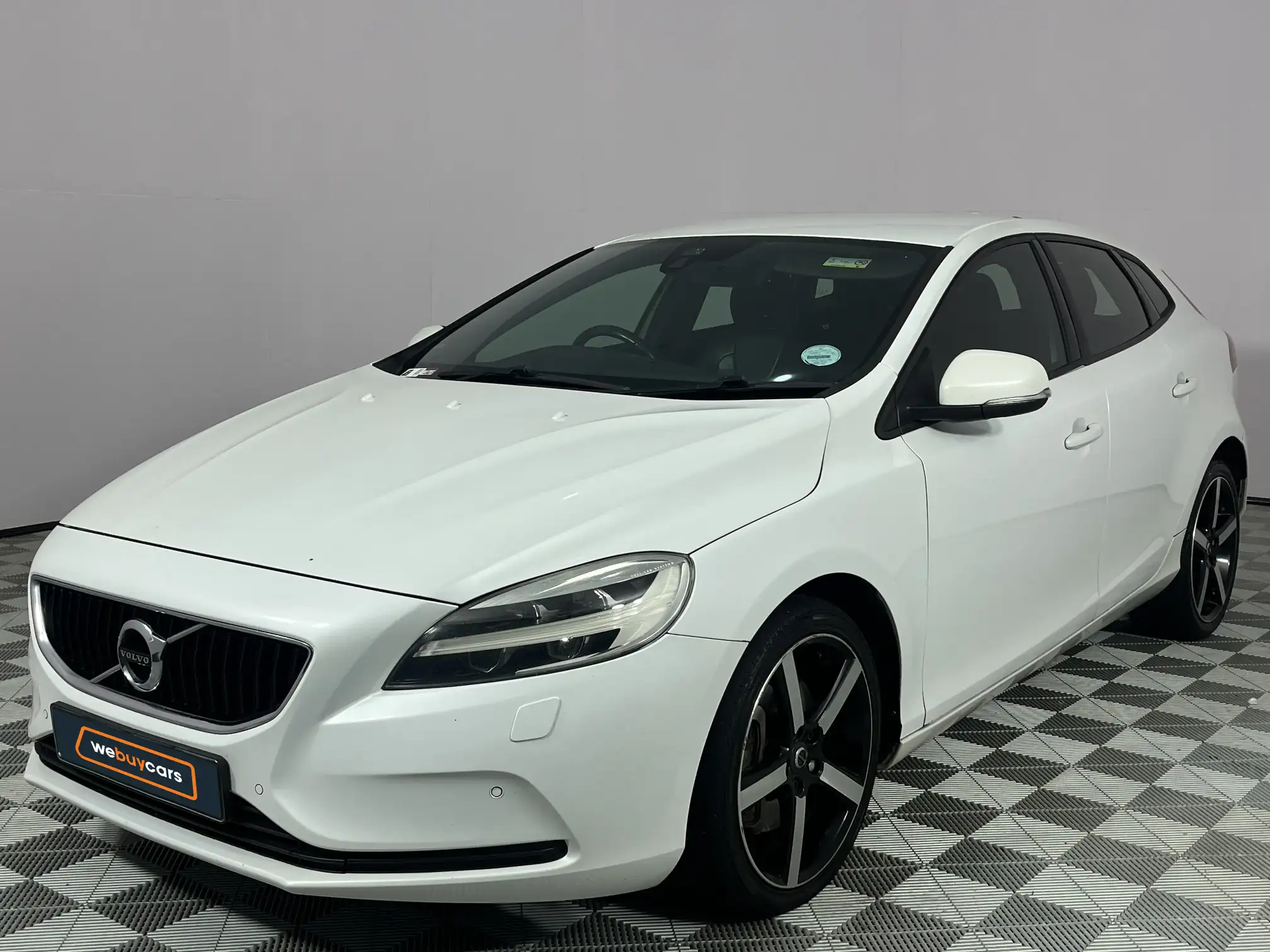 2017 Volvo V40