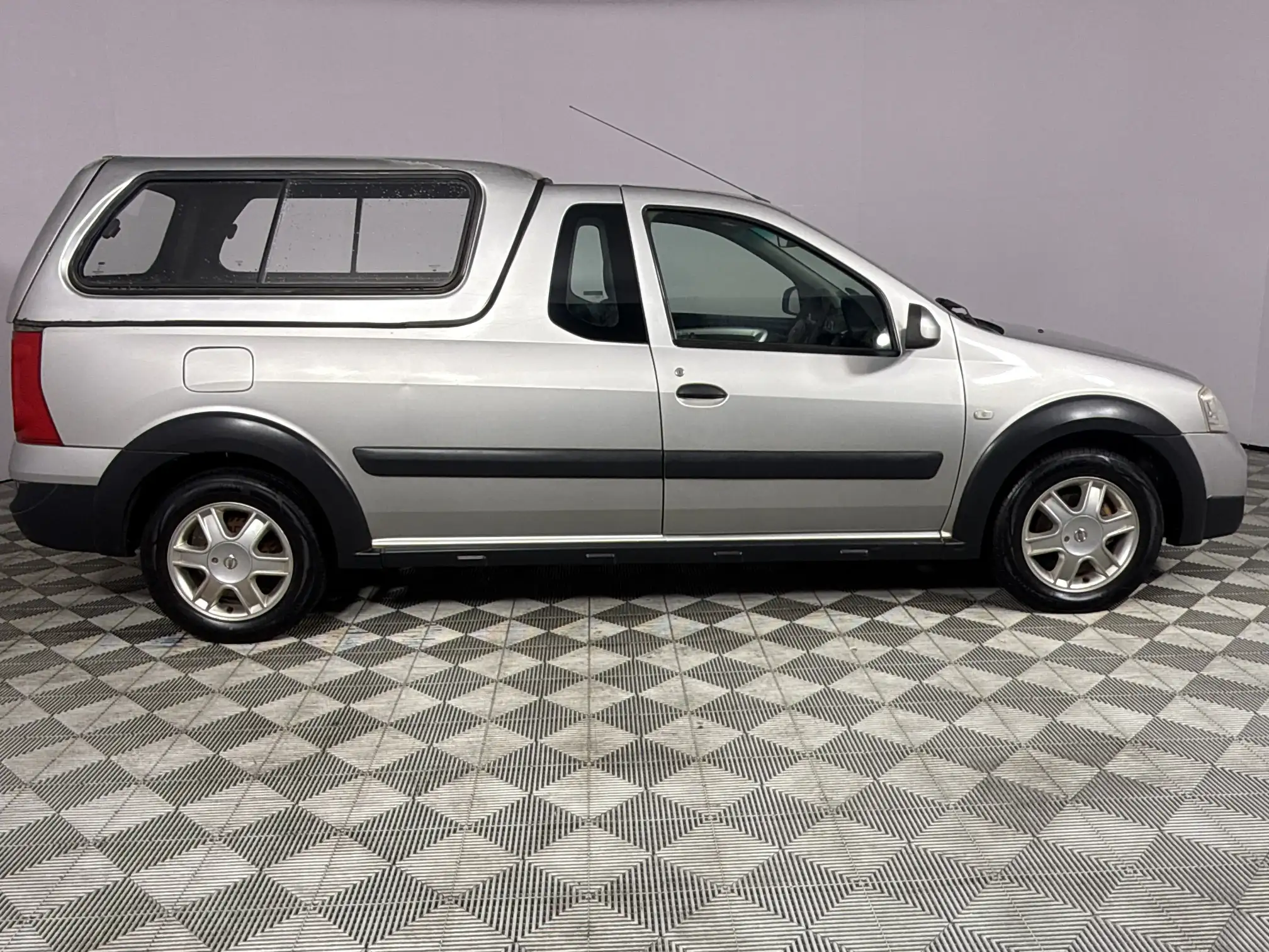 Nissan NP200