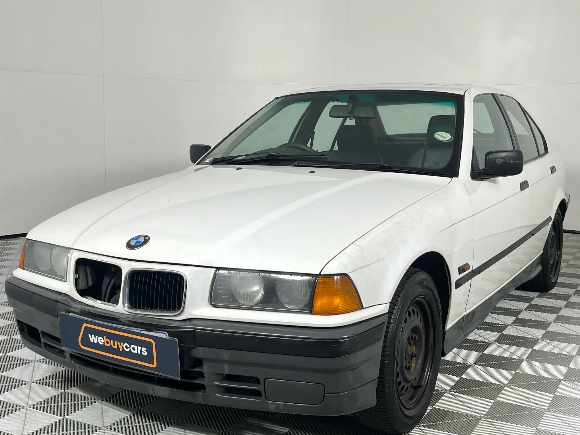 1995 BMW 3 Series 318i (E36)