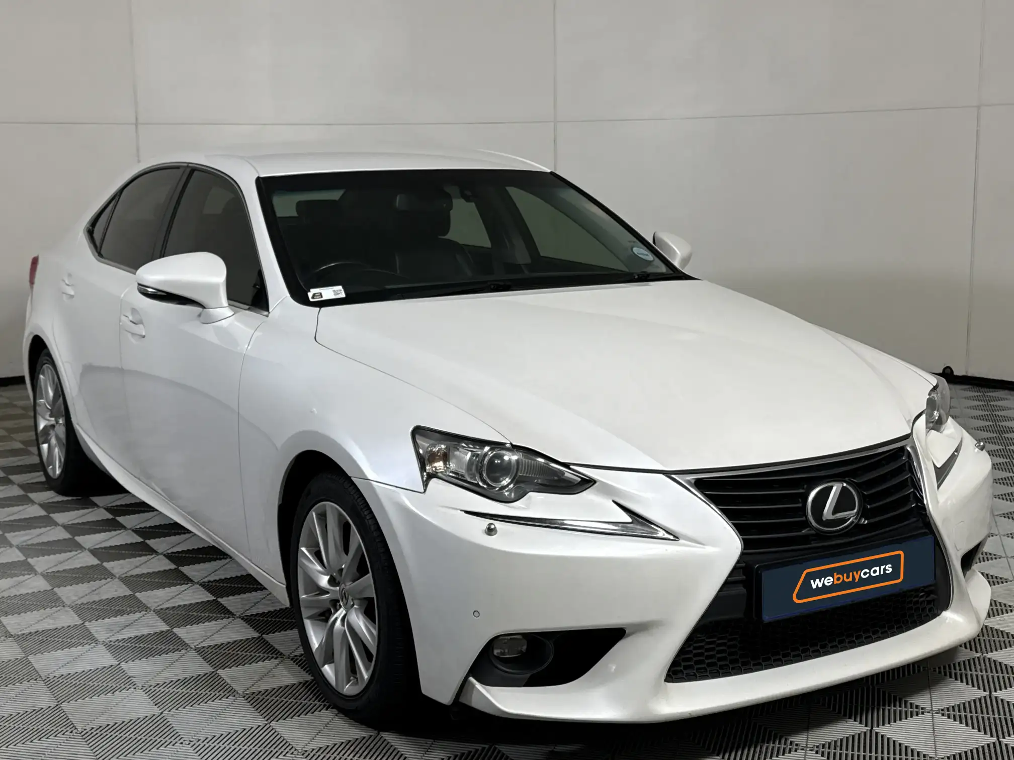 Lexus IS