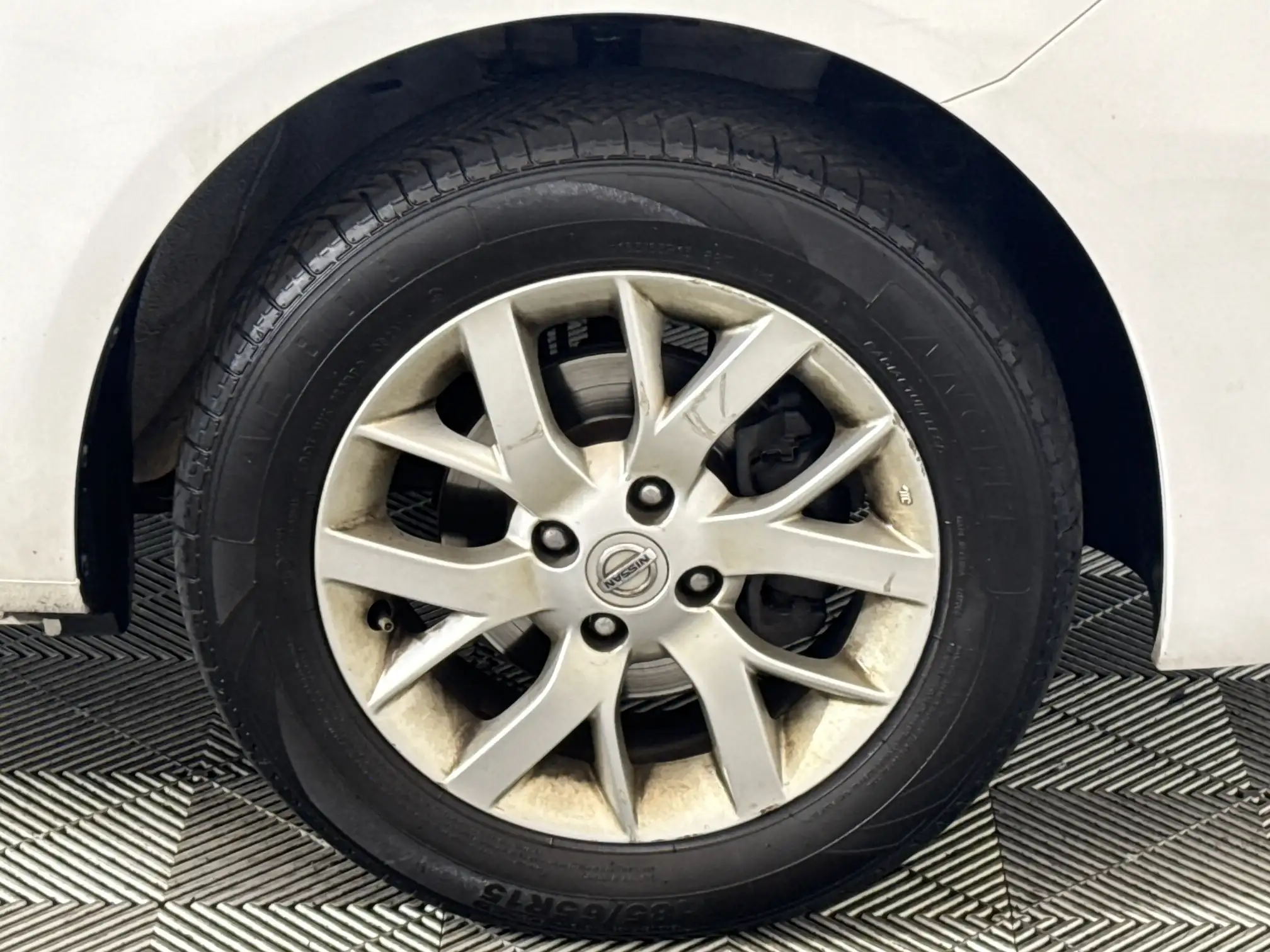 Nissan Almera