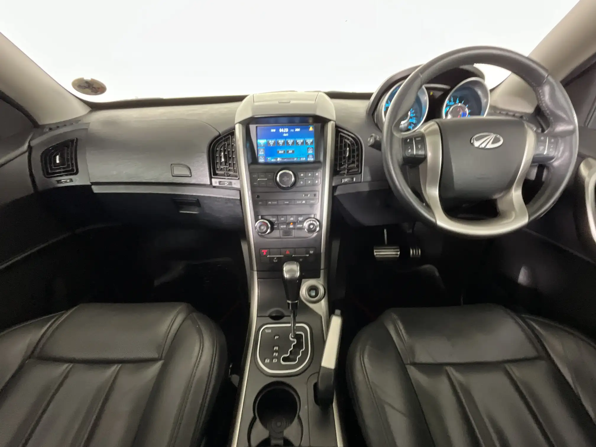 Mahindra XUV