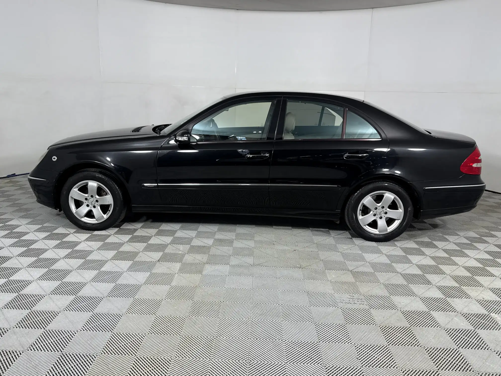 Mercedes-Benz E Class Sedan