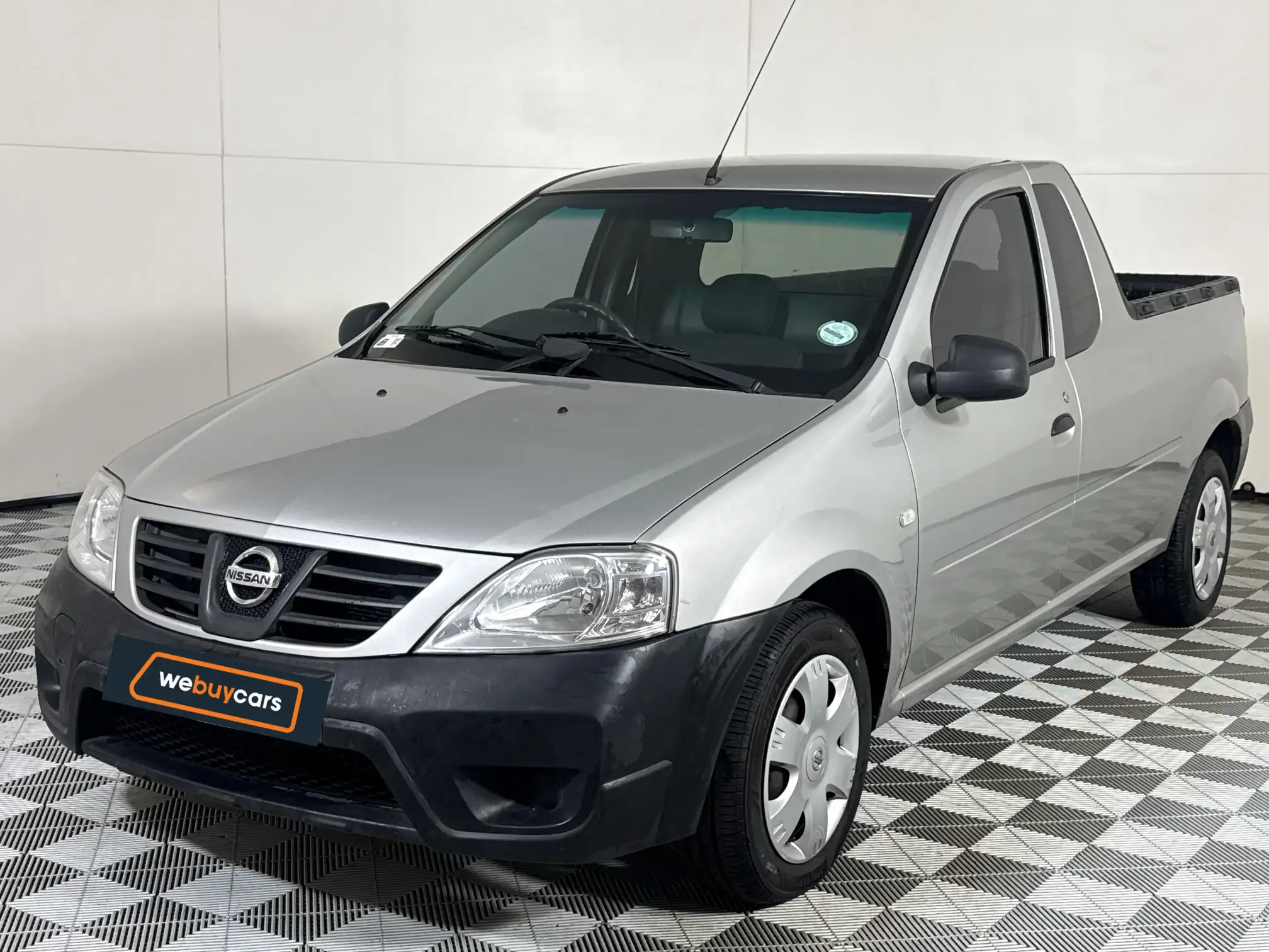 Nissan NP200