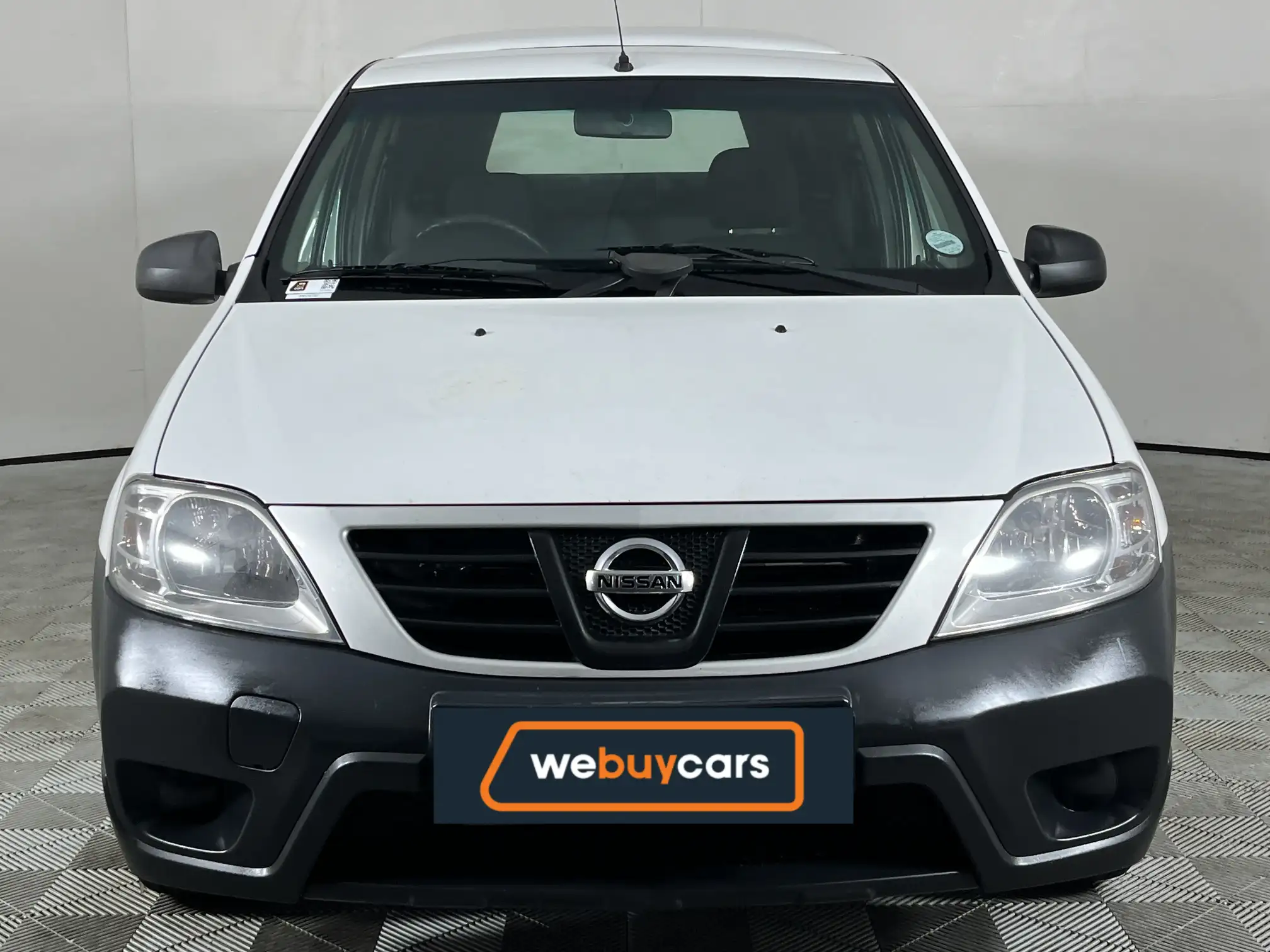 Nissan NP200