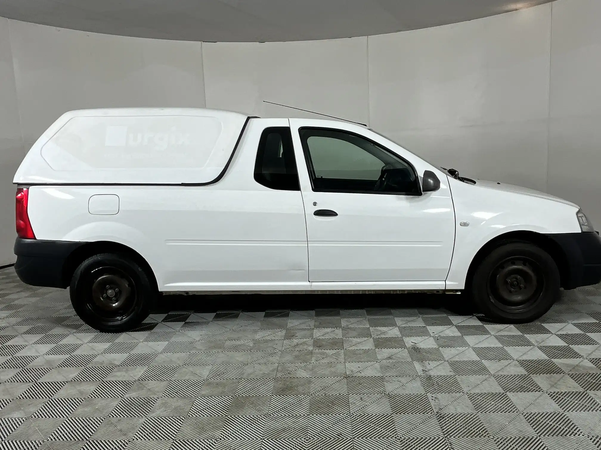 Nissan NP200