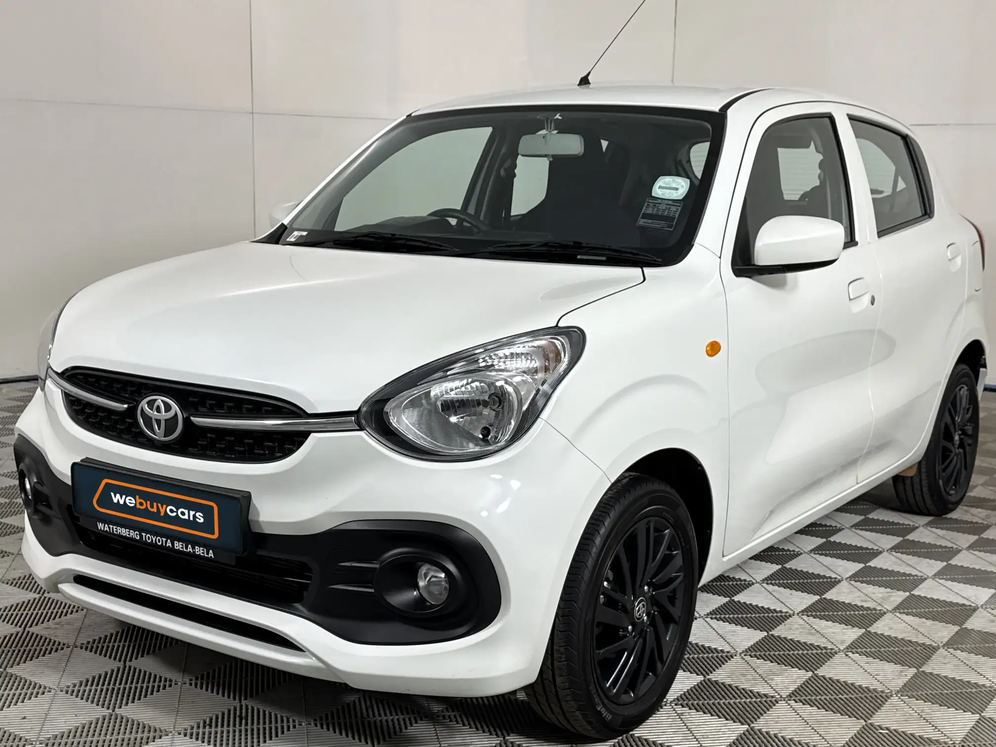 2025 Toyota Vitz