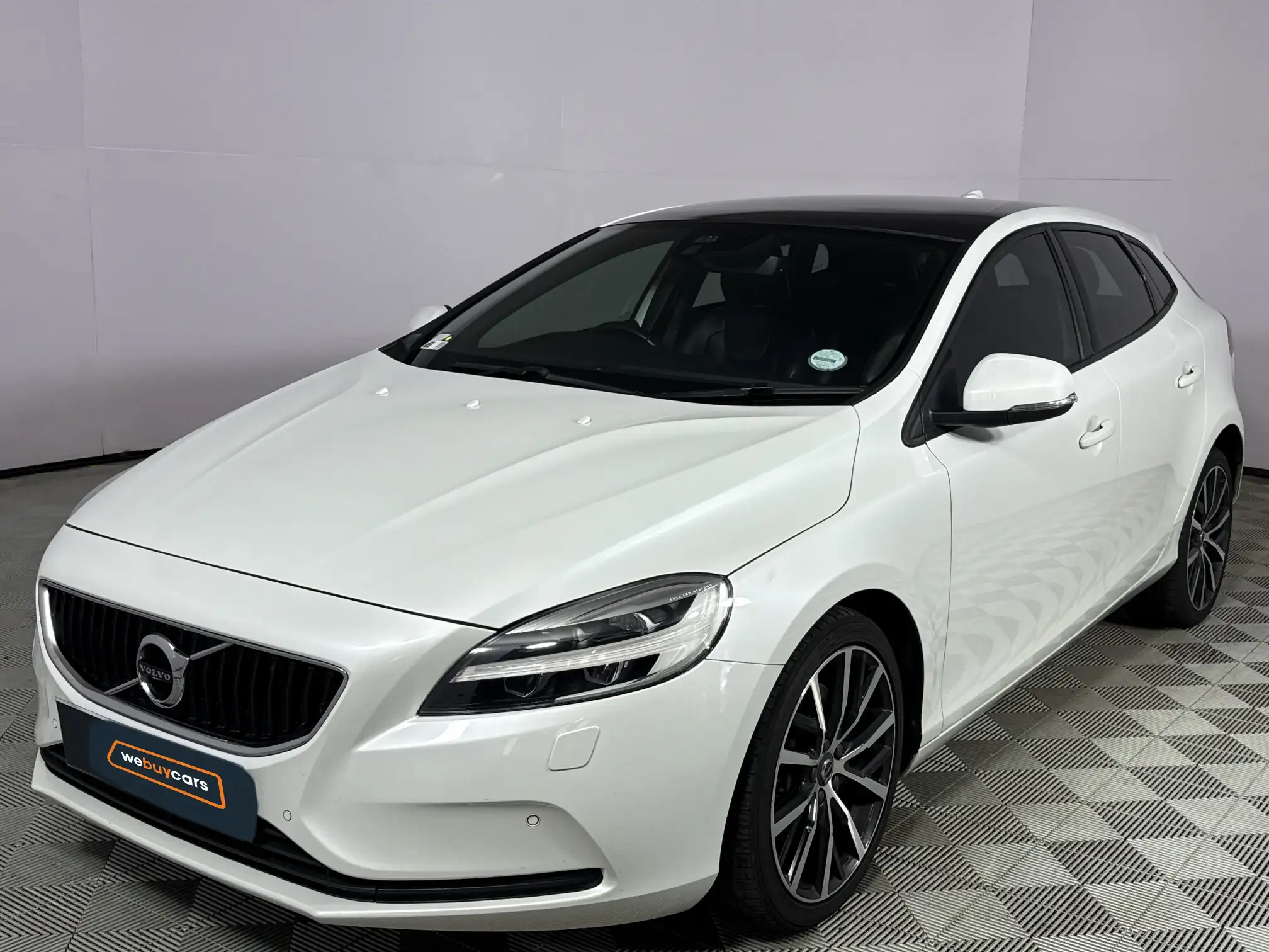 2019 Volvo V40