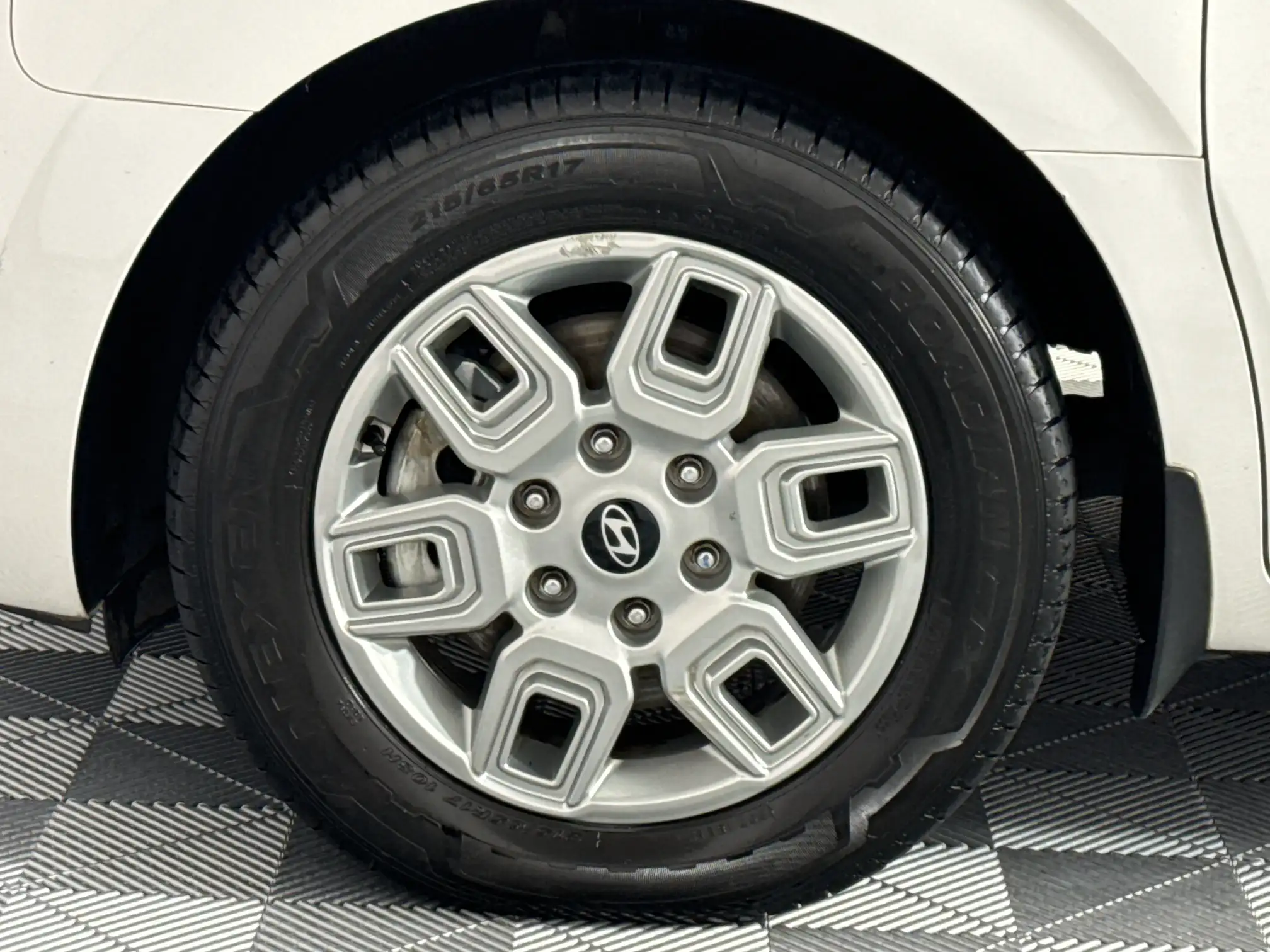 Hyundai Staria