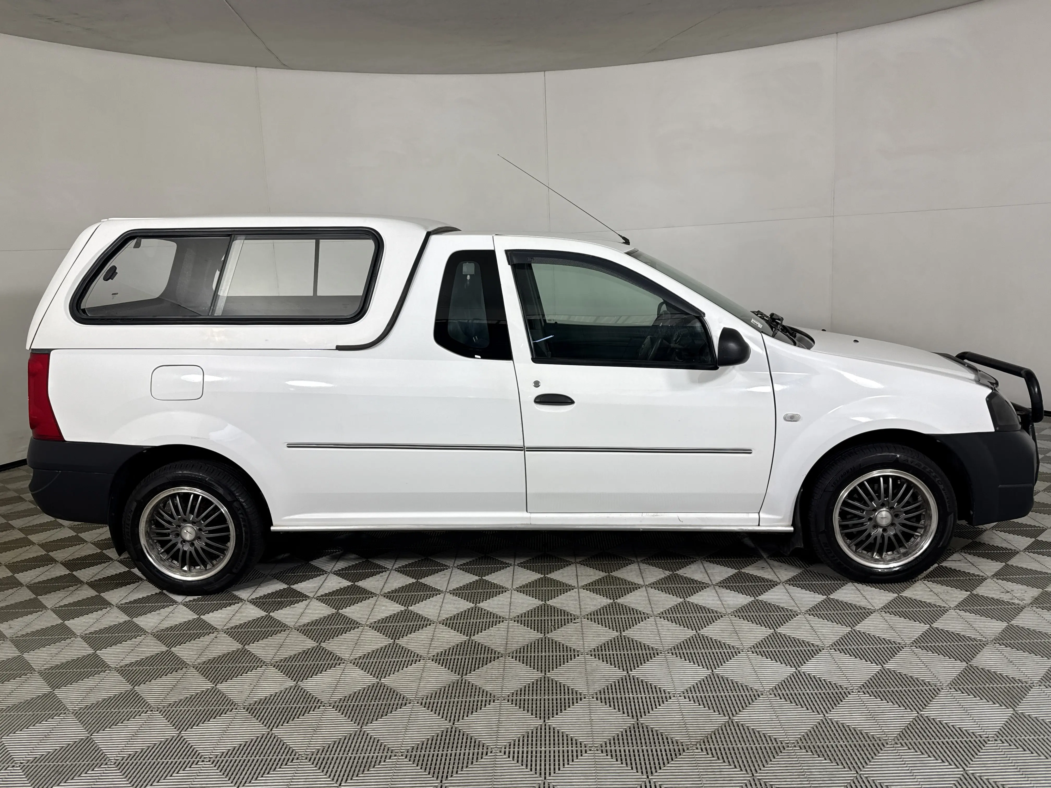 2012 Nissan NP200 1.6 Pick Up Single Cab, photo 4