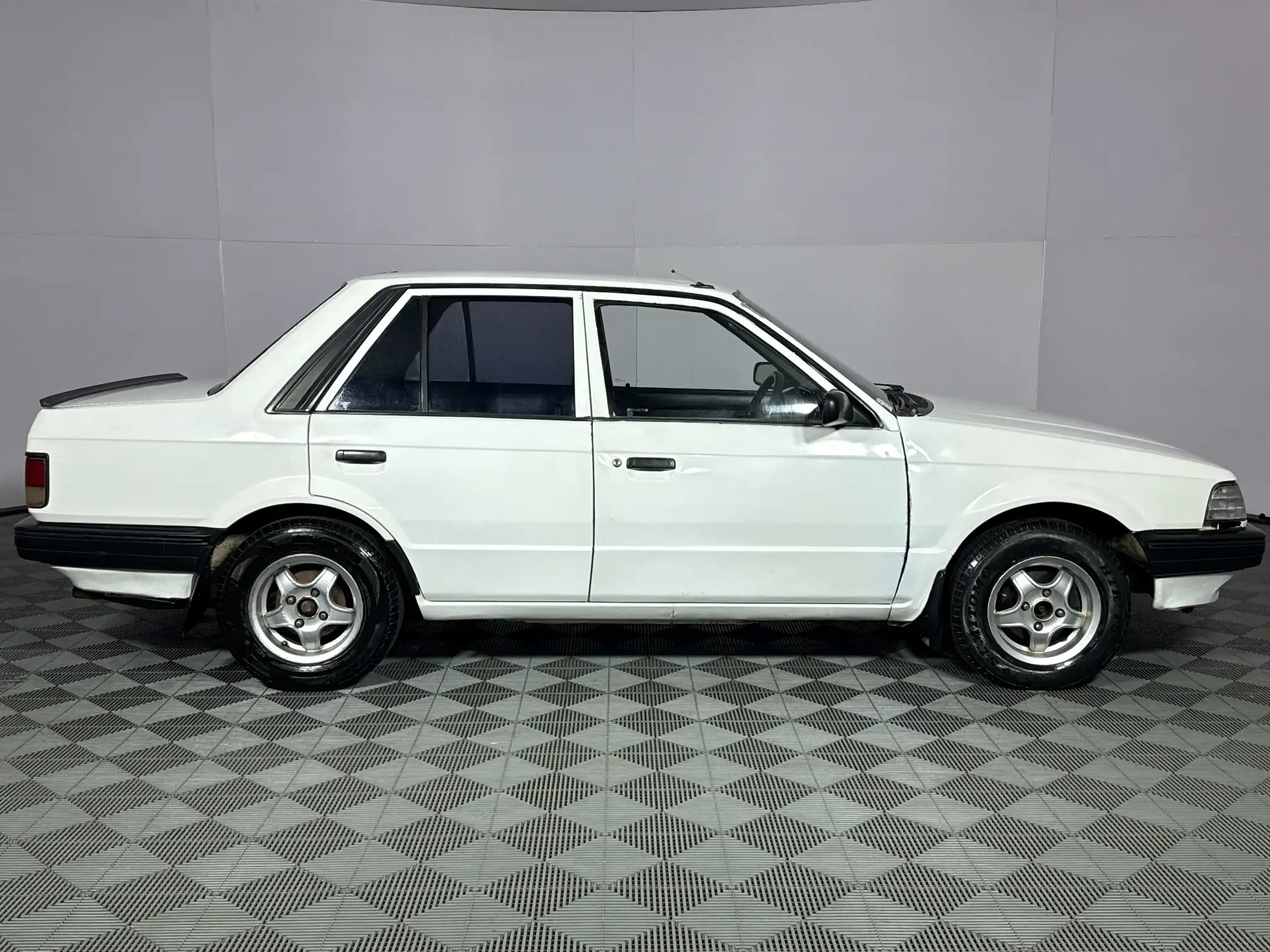 Mazda 323