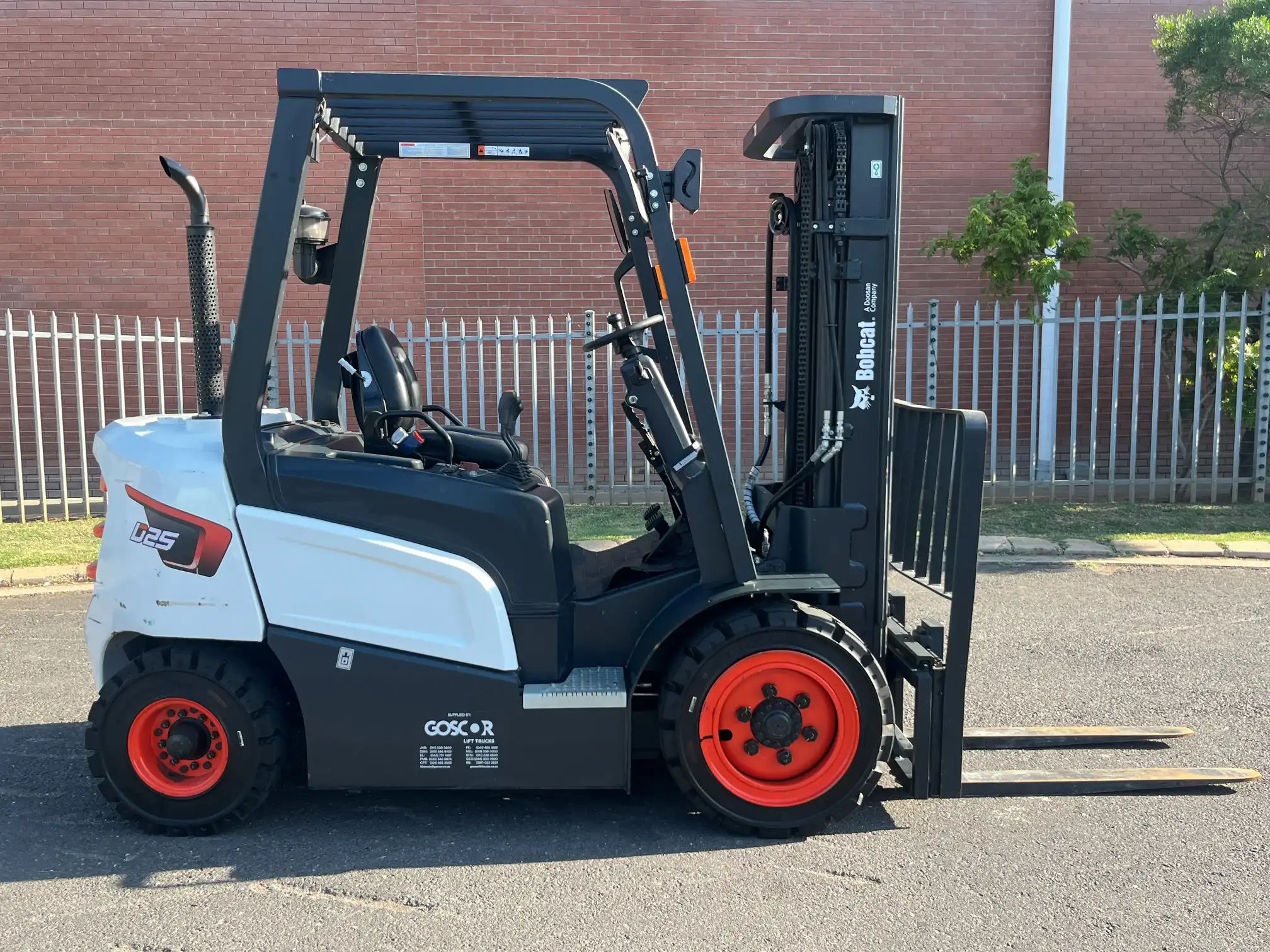 Bobcat D25NXP