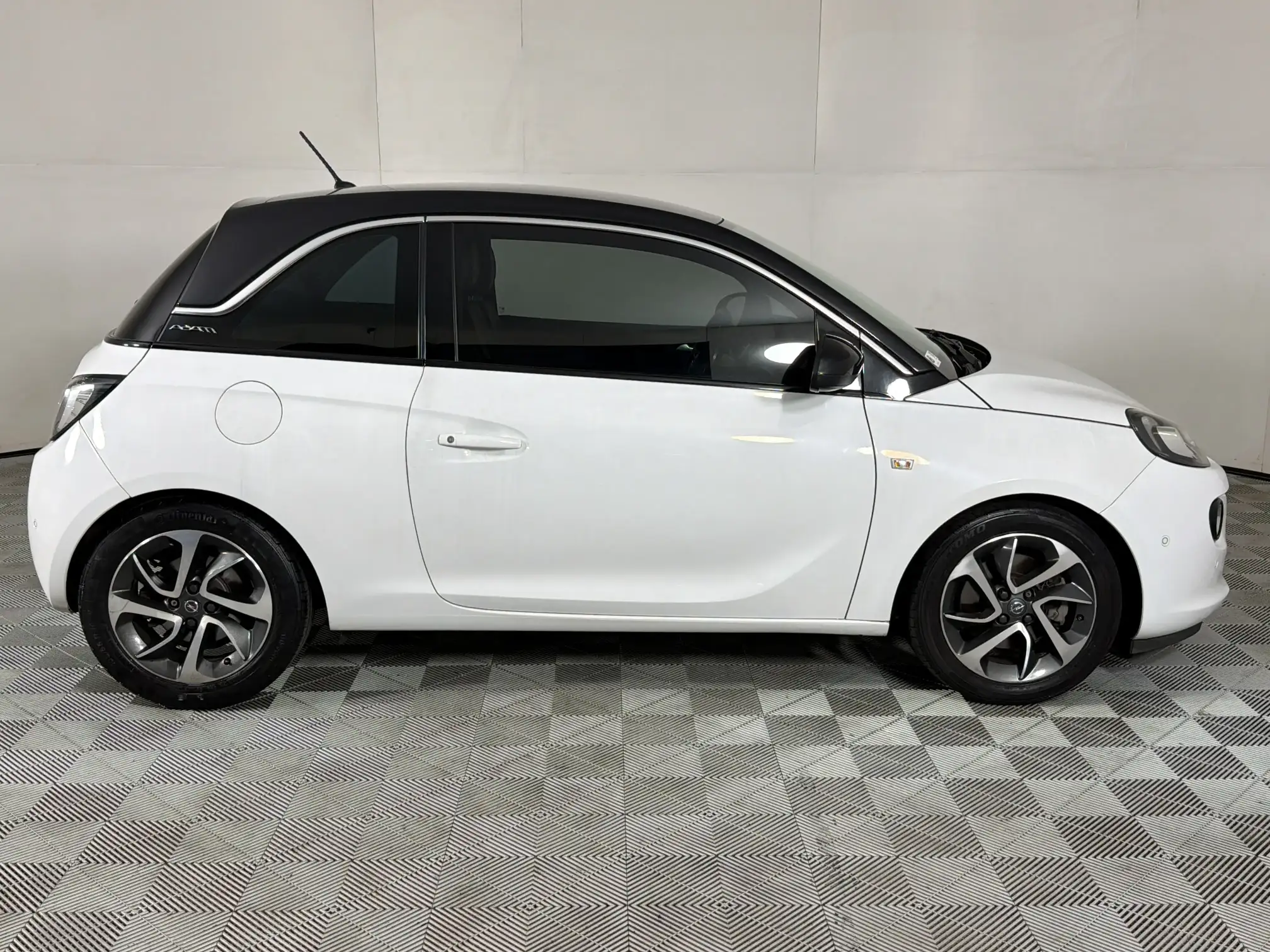 Opel Adam