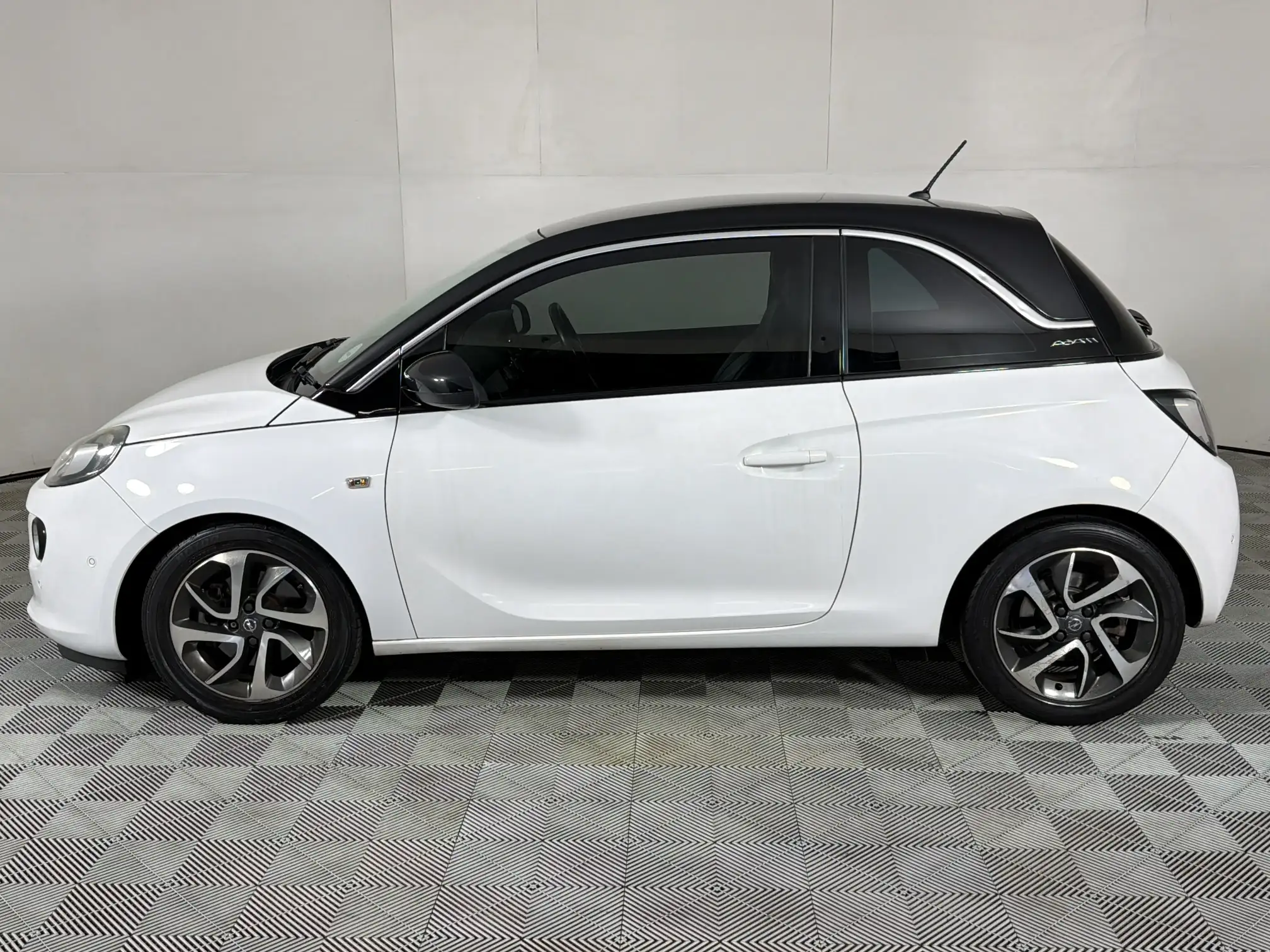Opel Adam