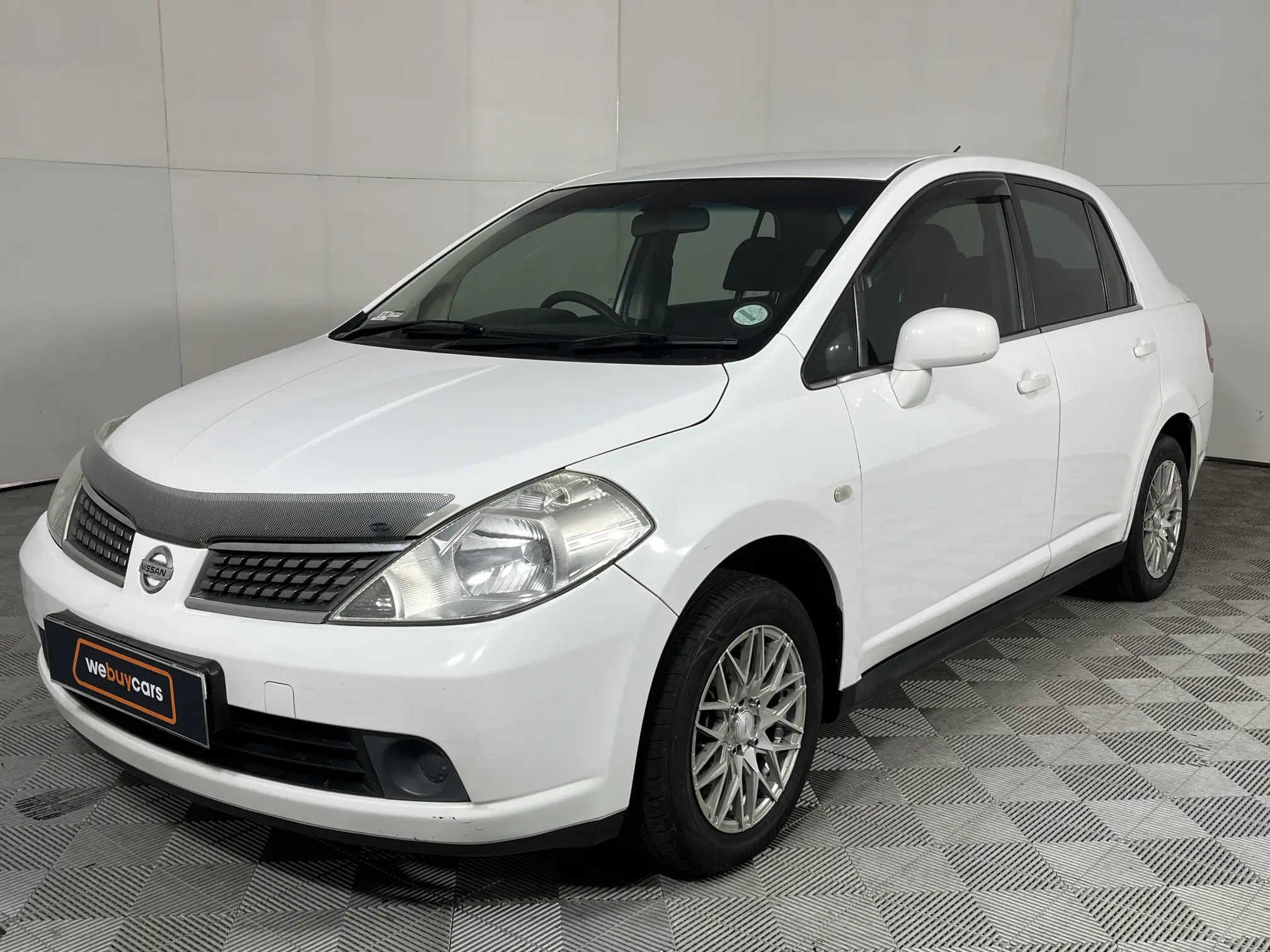 2010 Nissan Tiida 1.6 Visia + Auto (H32)