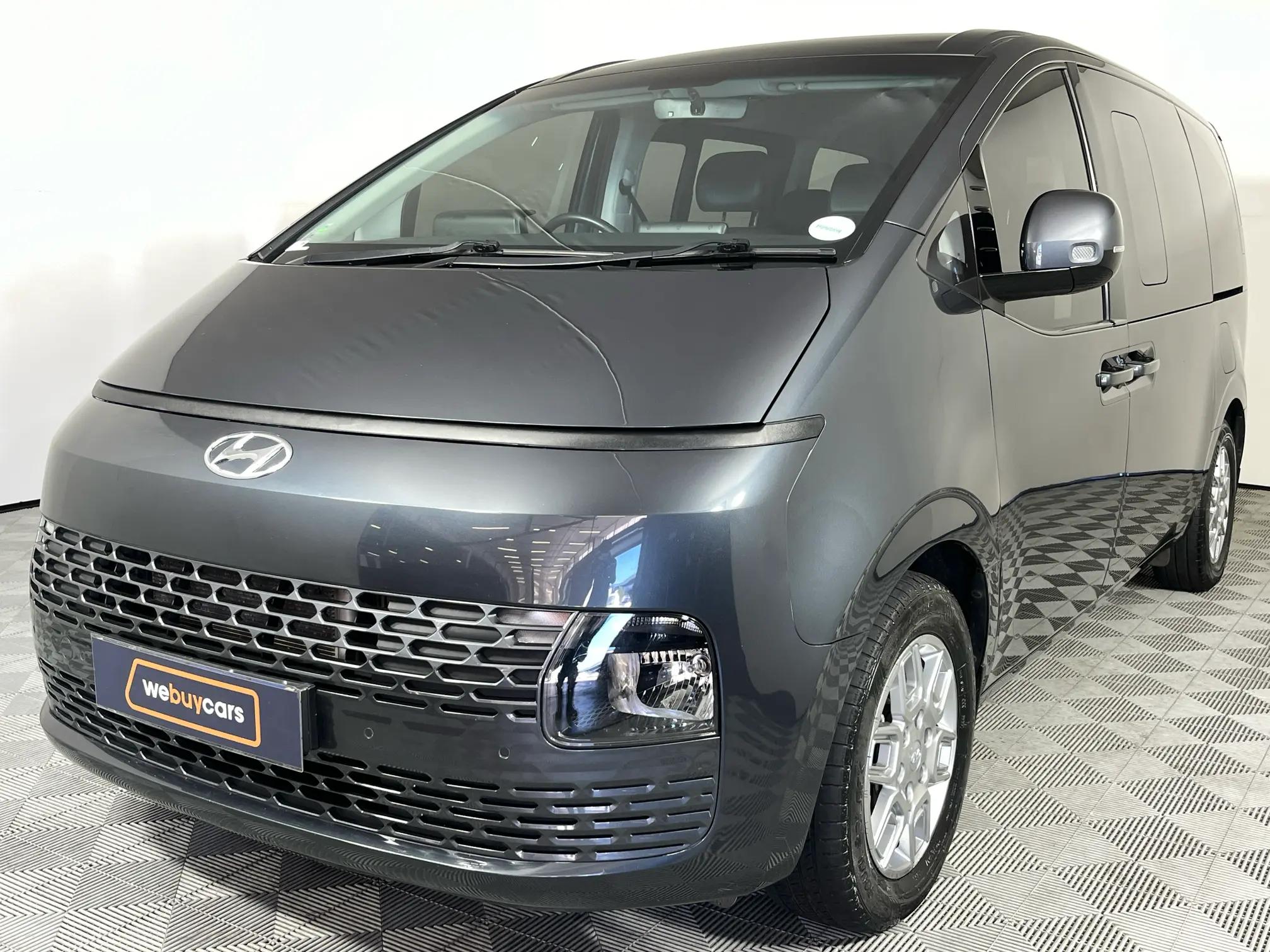 Hyundai Staria 2.2D Executive (9 Seater)