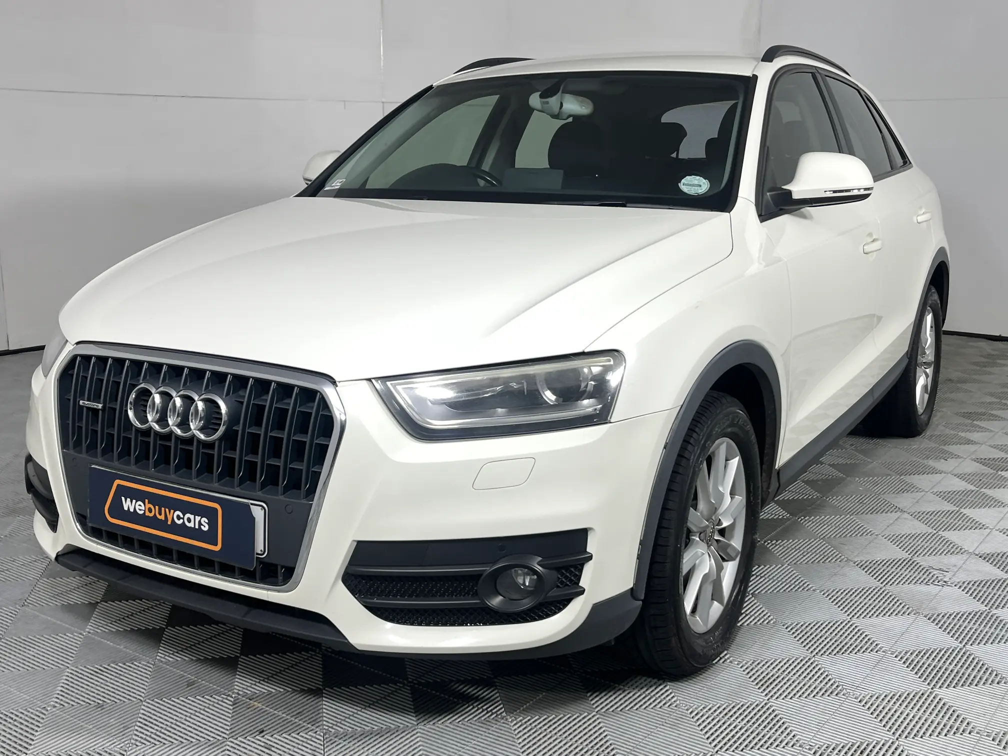 2014 Audi Q3 2.0T FSI quattro S tronic (125 KW)