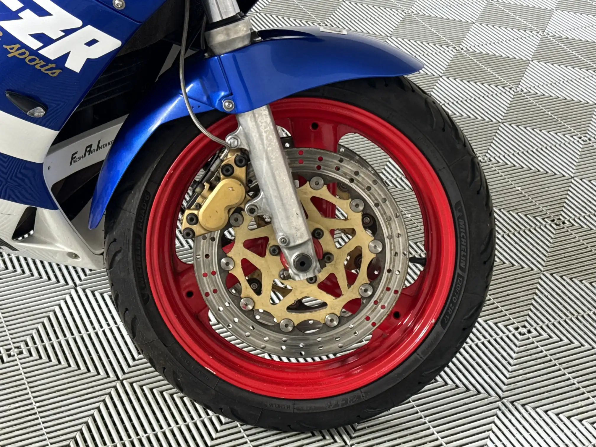 Yamaha FZR