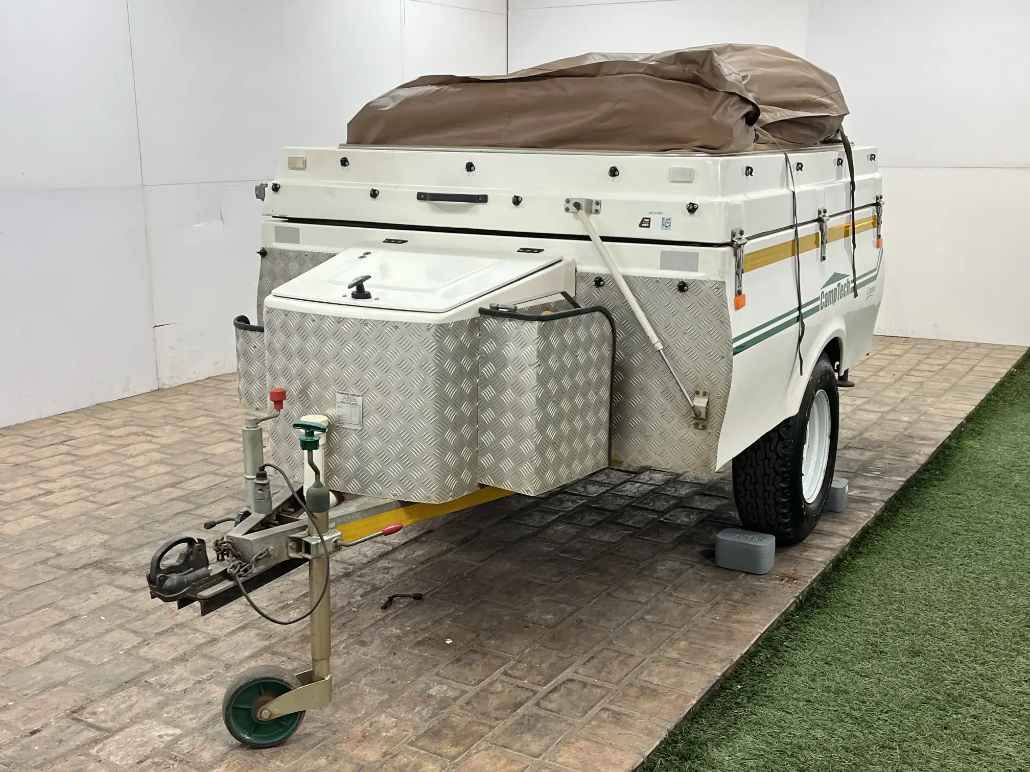 2004 Camp Tech Camper