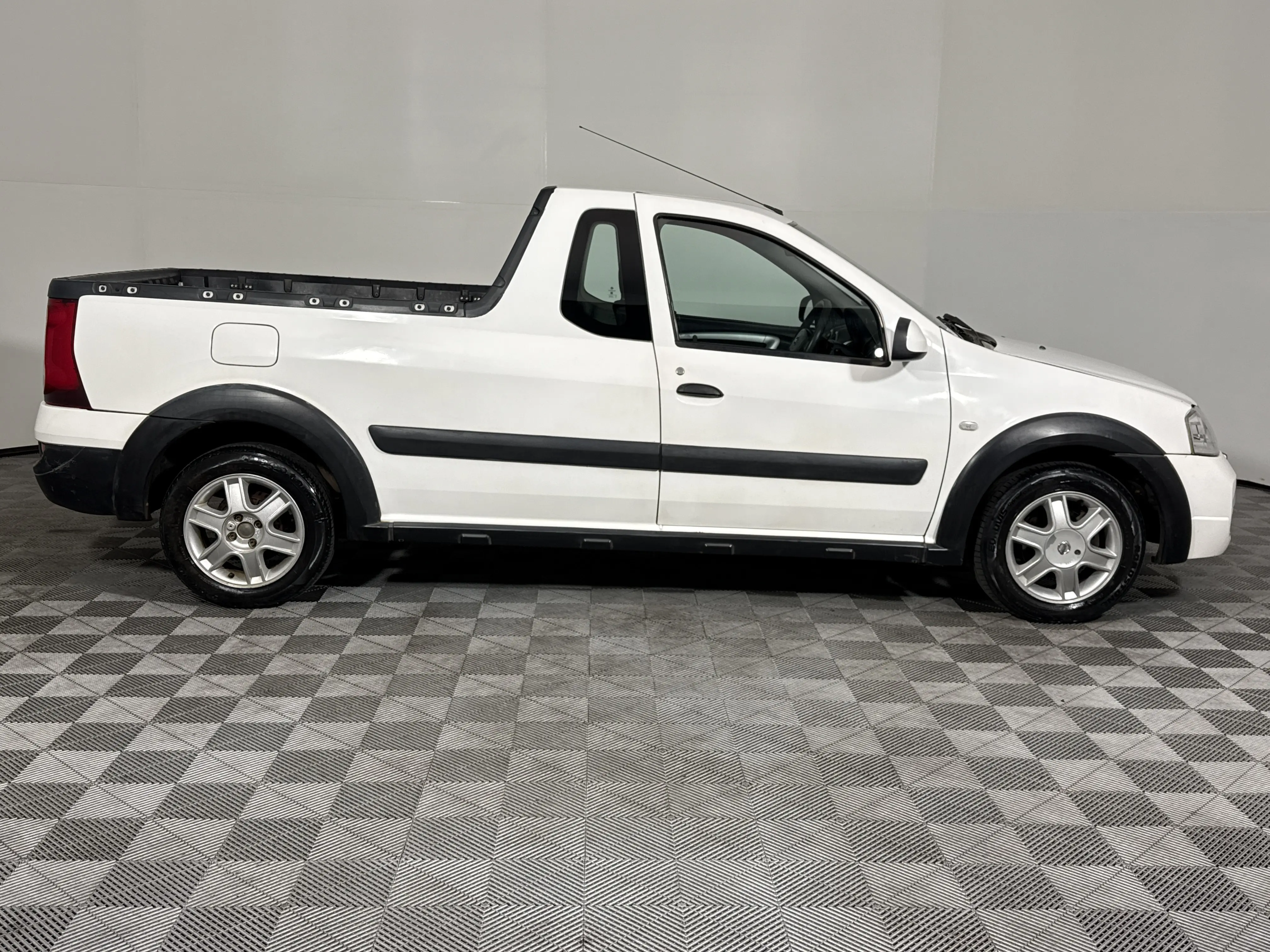 2016 Nissan NP200 1.5 DCI A/C Safety Pack Pick Up Single Cab, photo 4