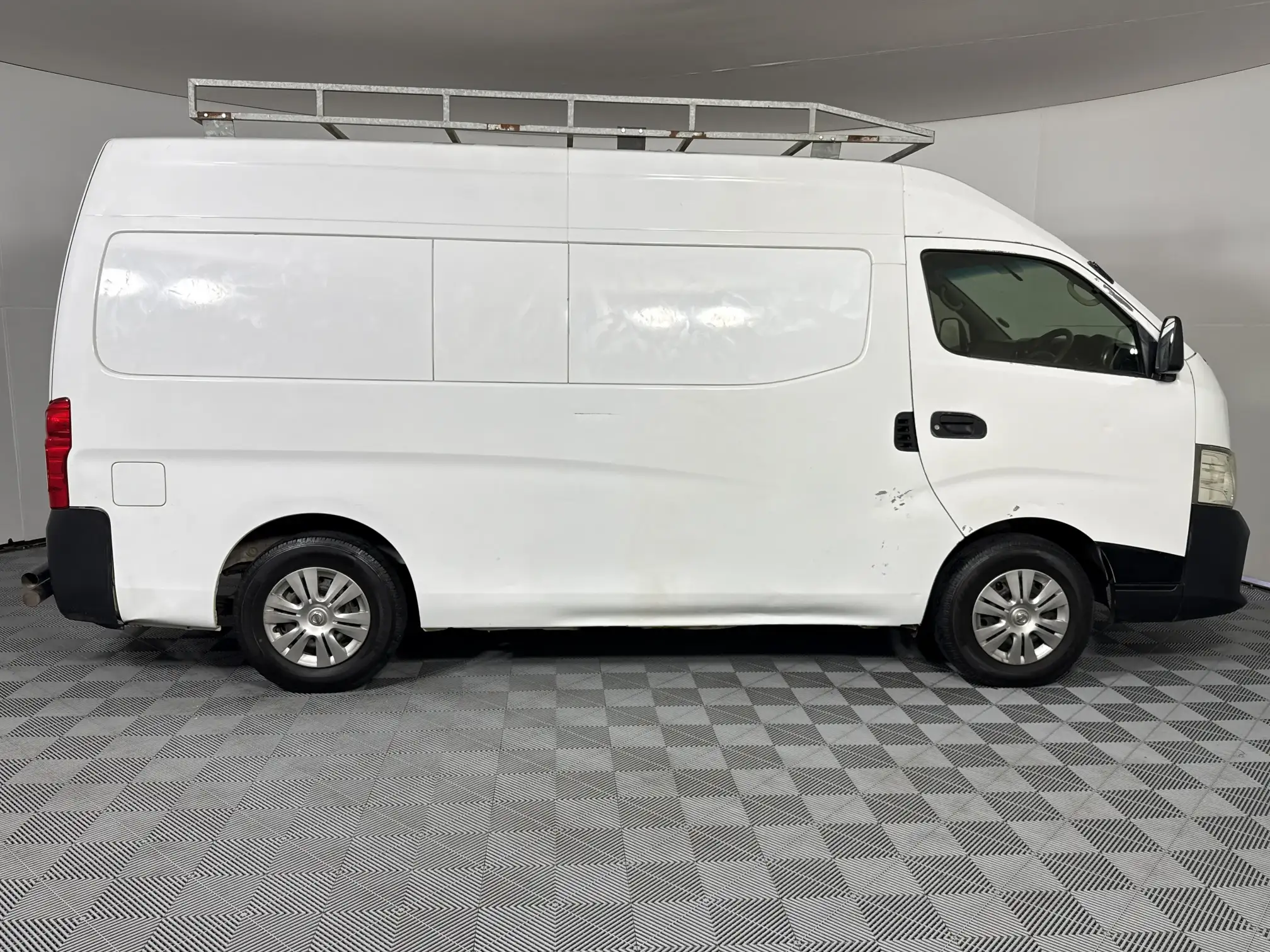 Nissan NV