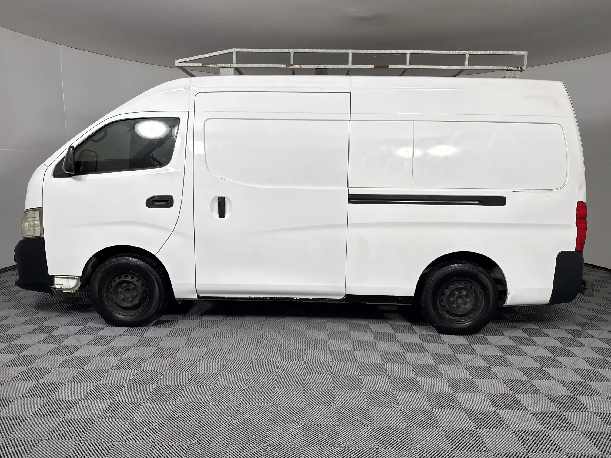 Nissan NV