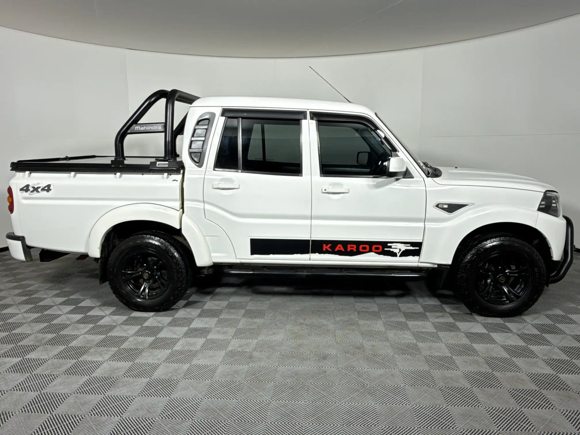 Mahindra PIK UP