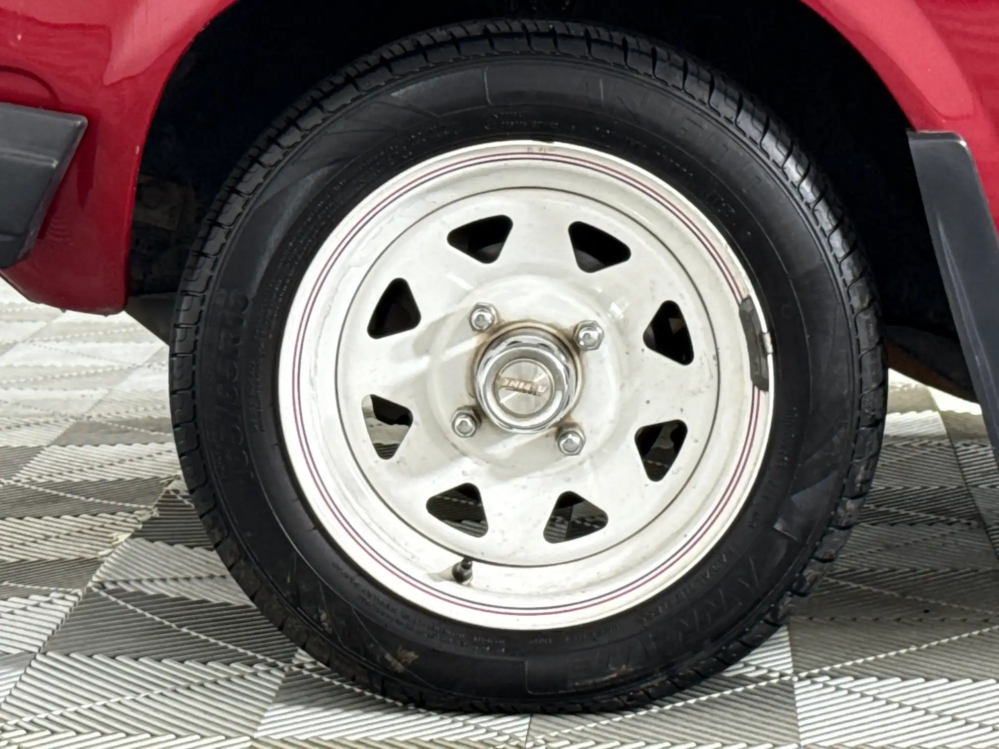 Nissan 1400