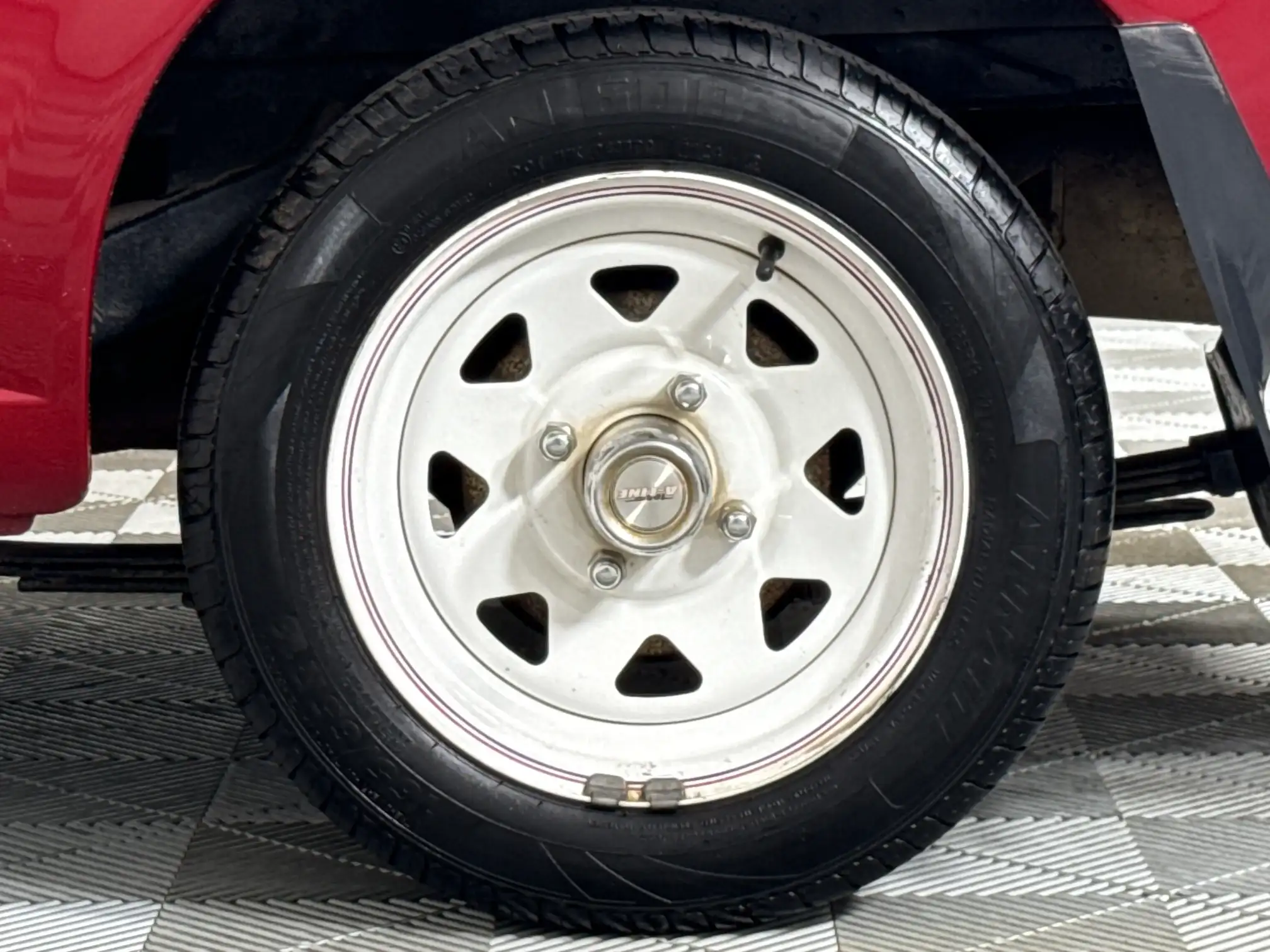 Nissan 1400