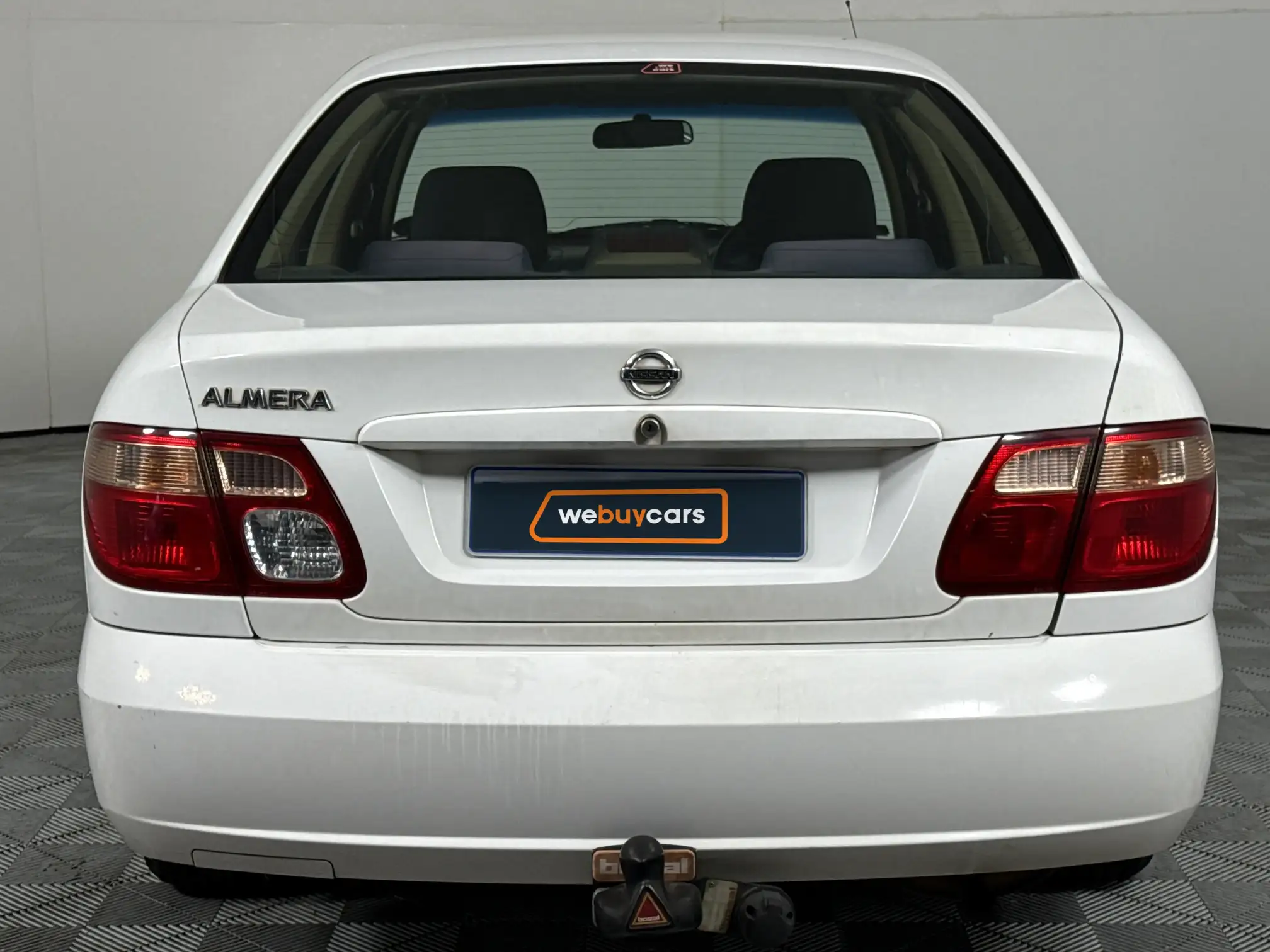 Nissan Almera