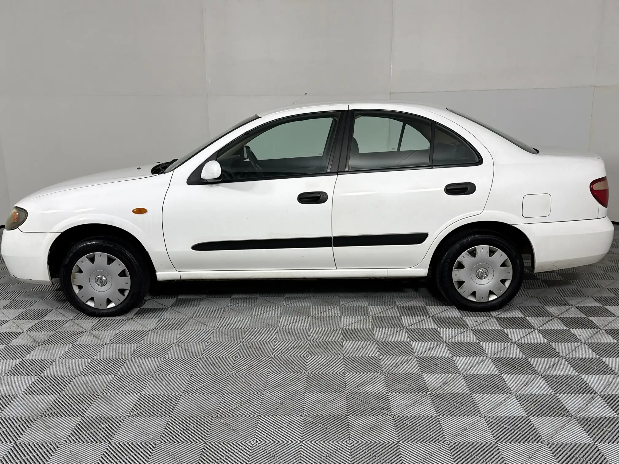 Nissan Almera