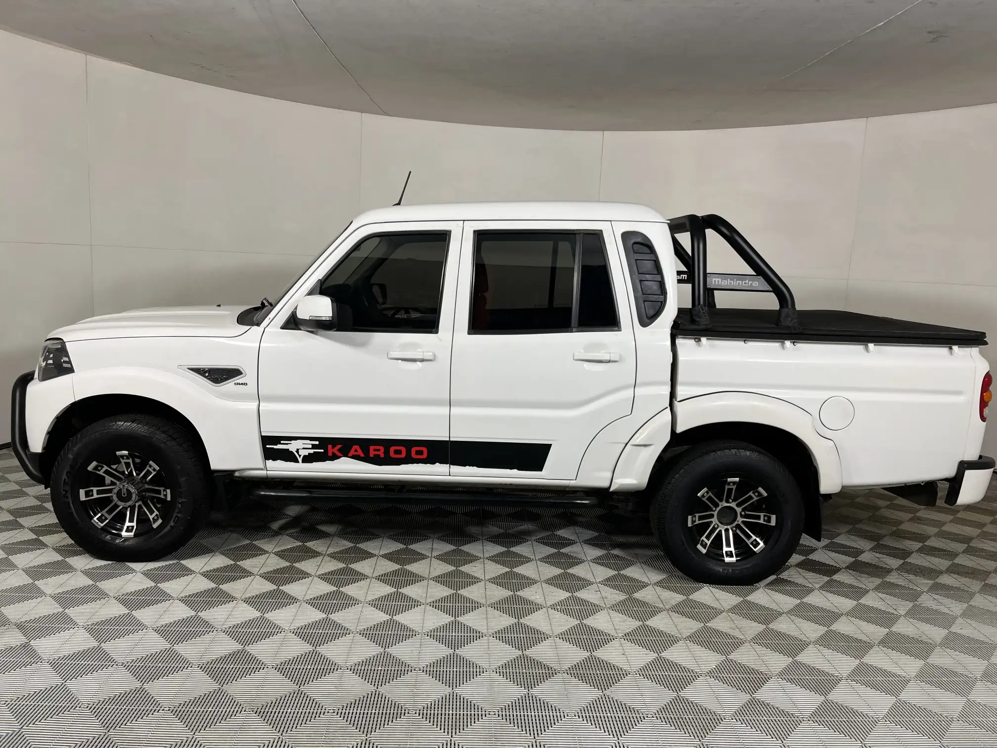 Mahindra PIK UP