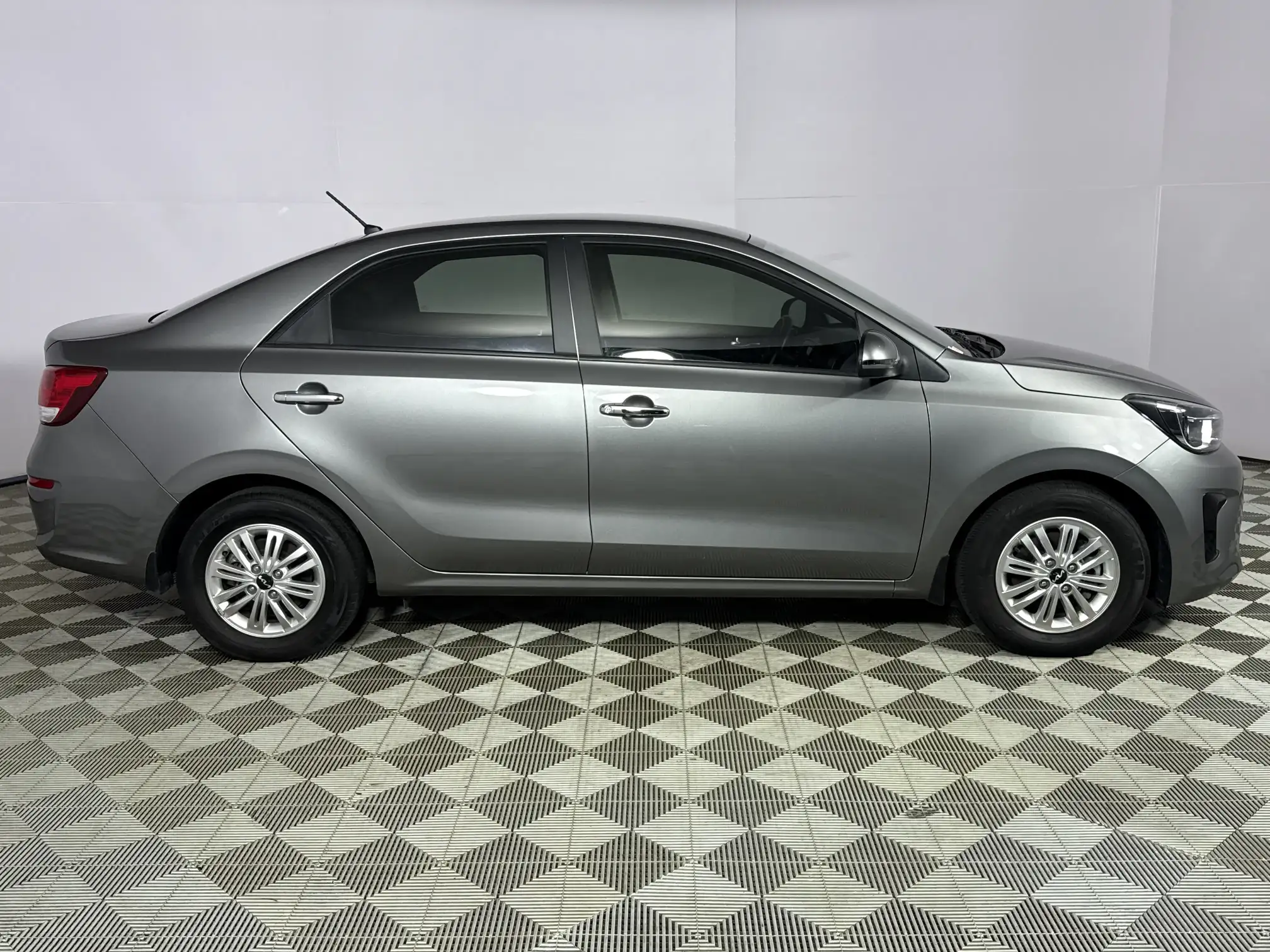 KIA Pegas