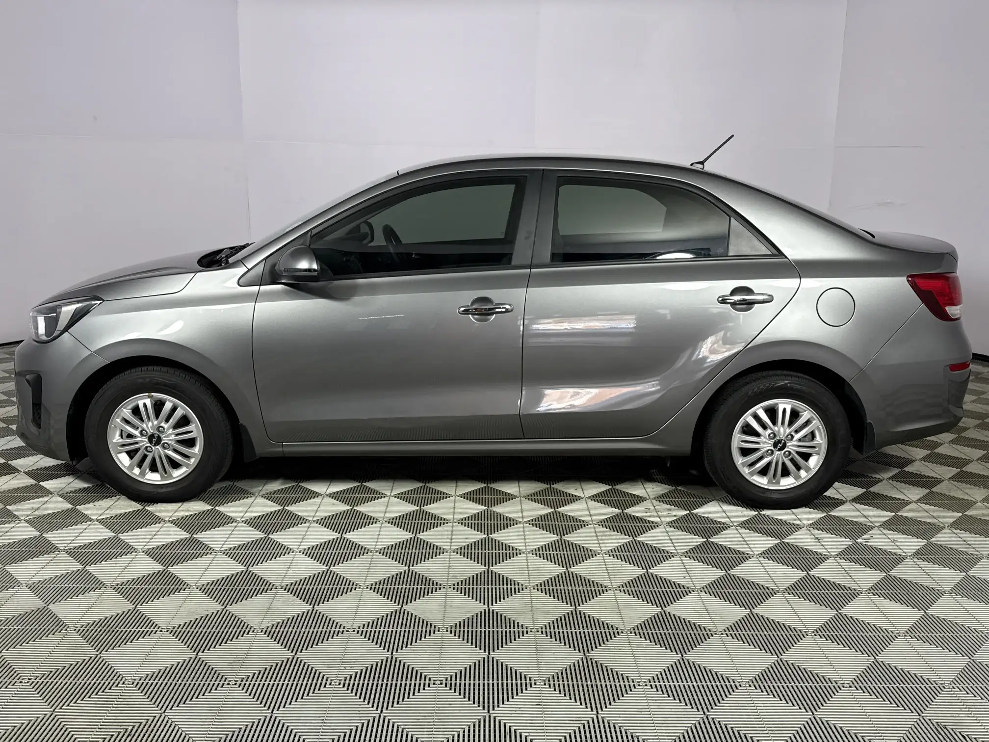 KIA Pegas