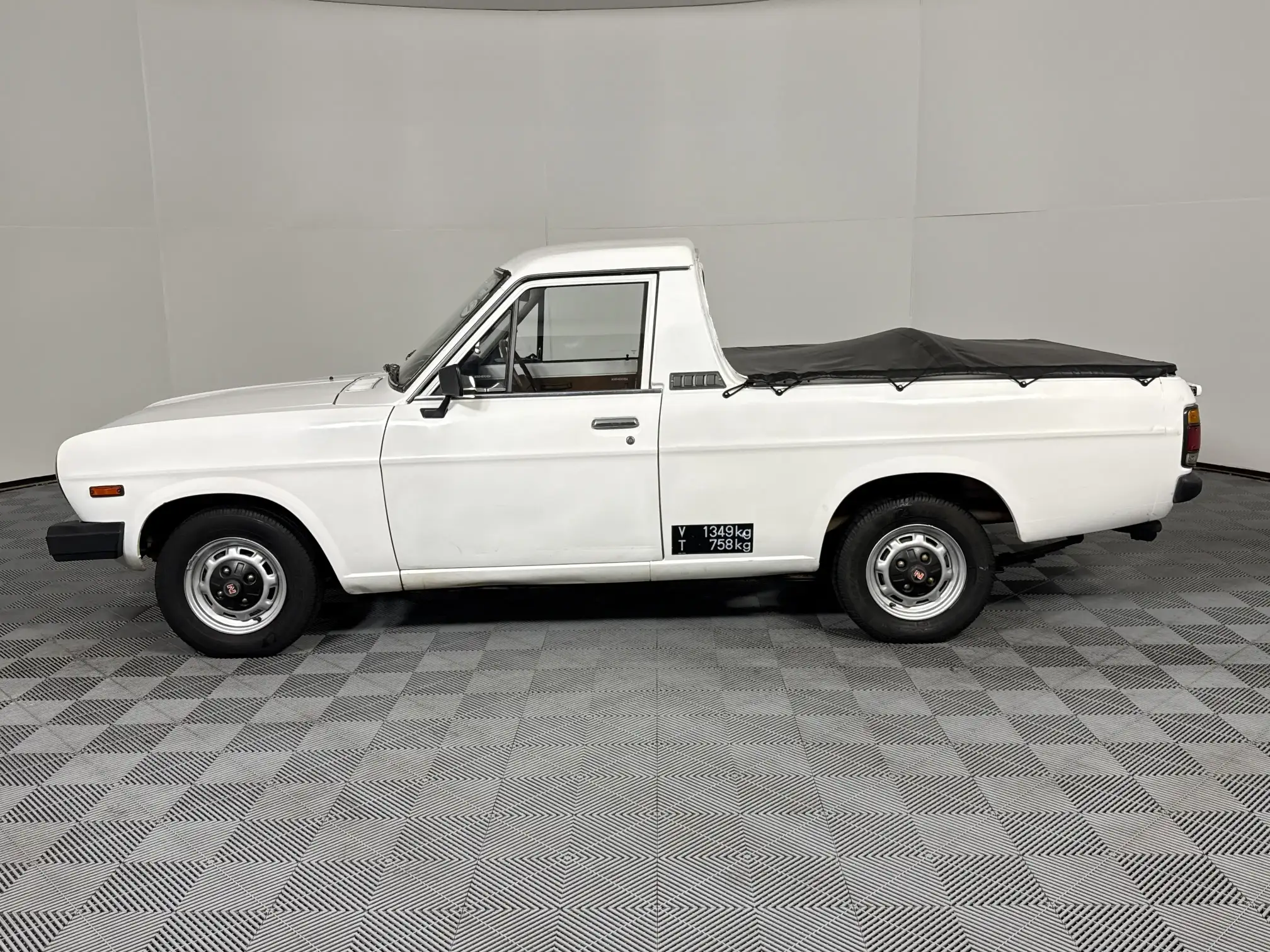 Nissan 1400