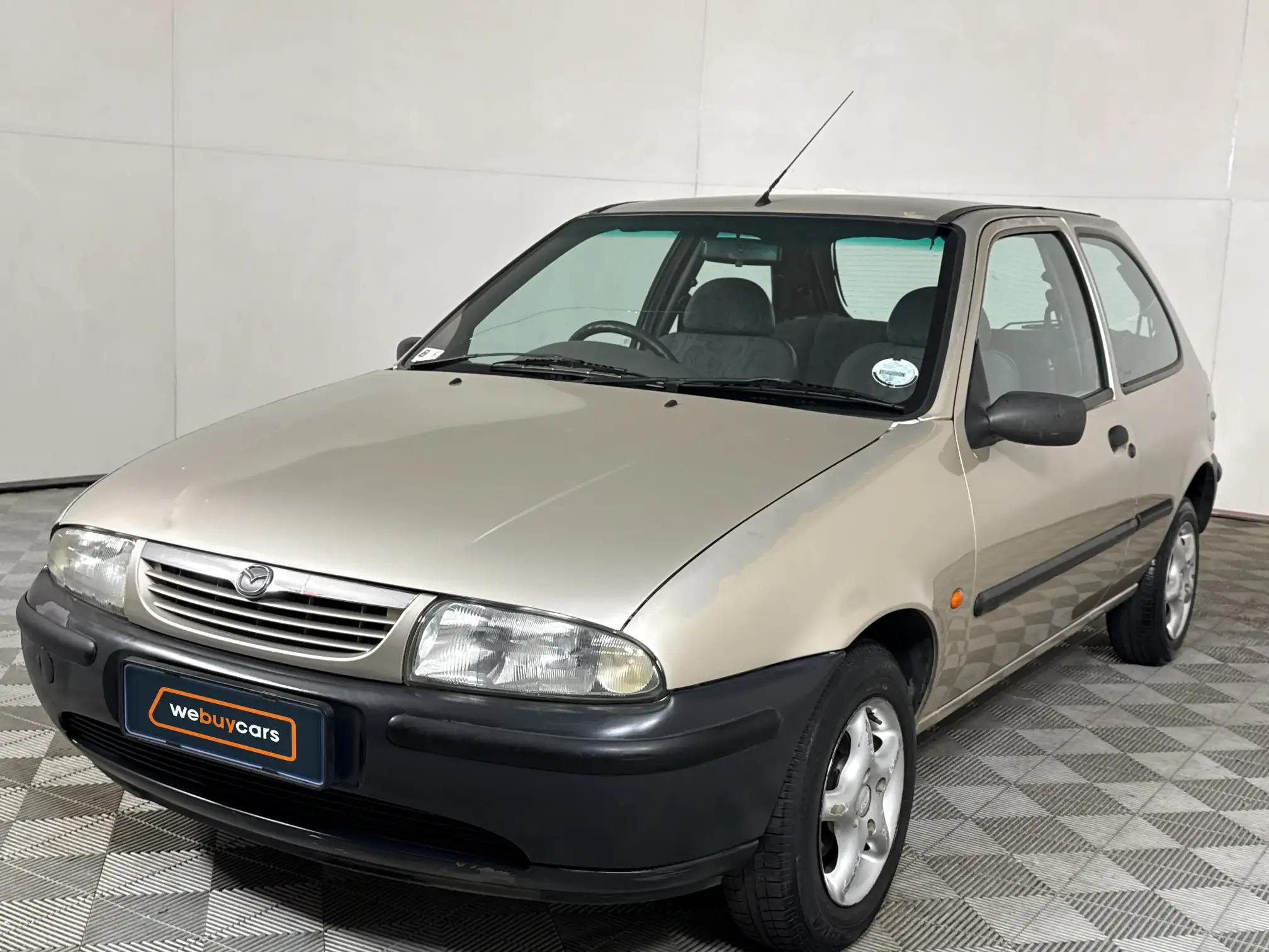 2000 Mazda Soho