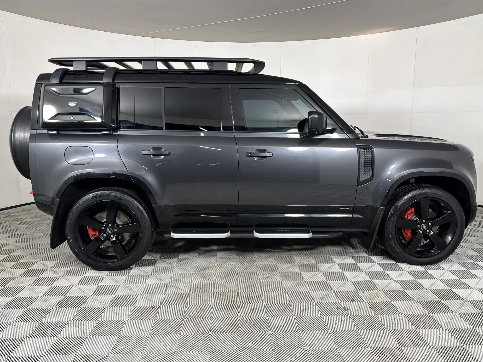 Land Rover Defender 110