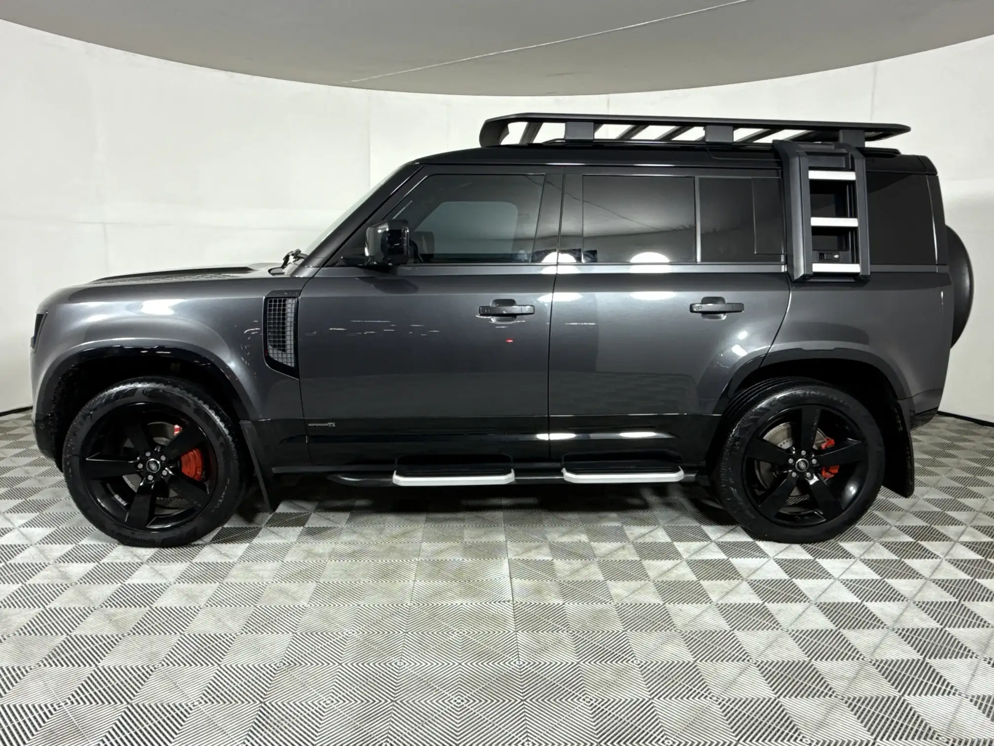 Land Rover Defender 110