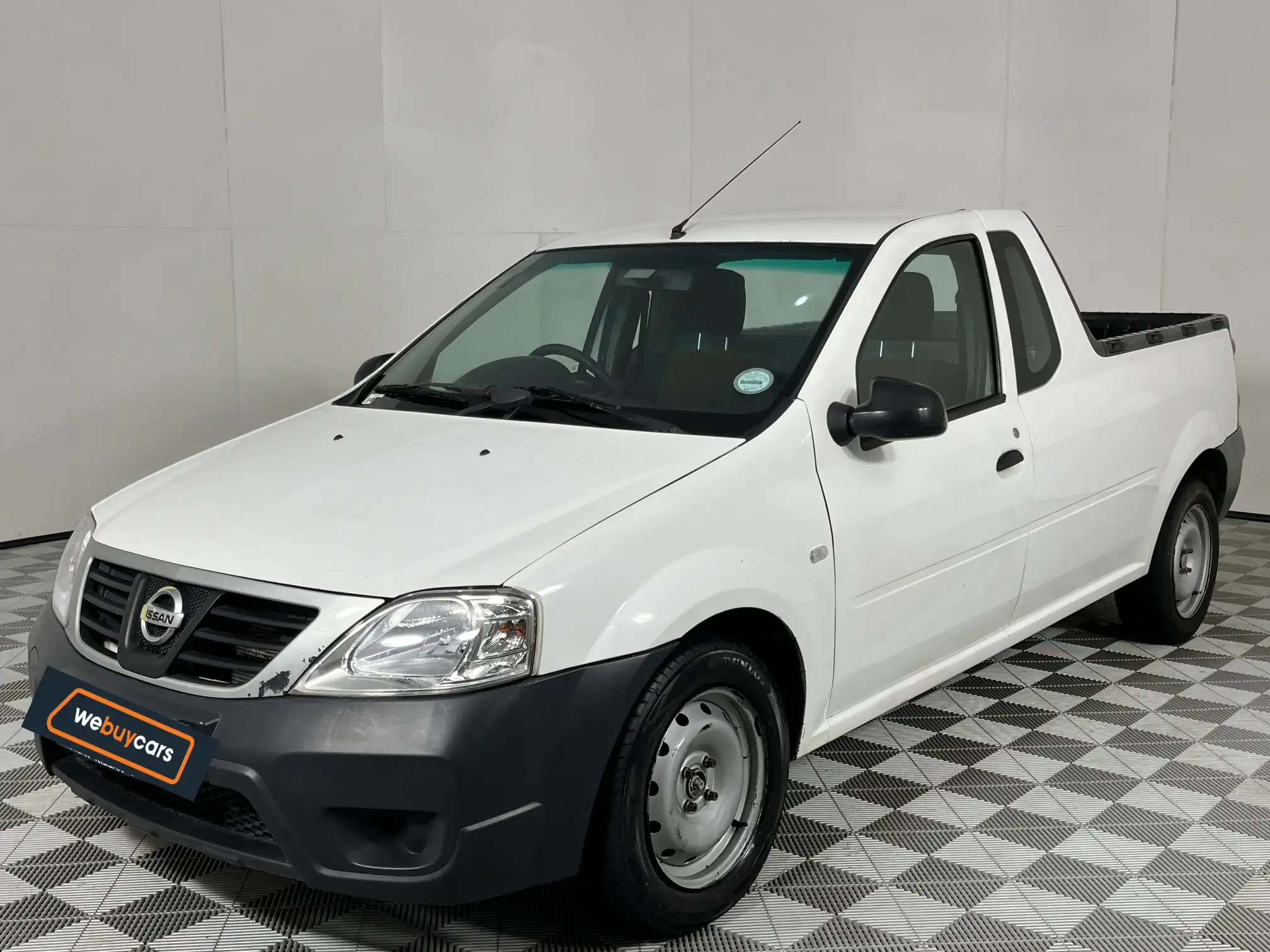 Nissan NP200