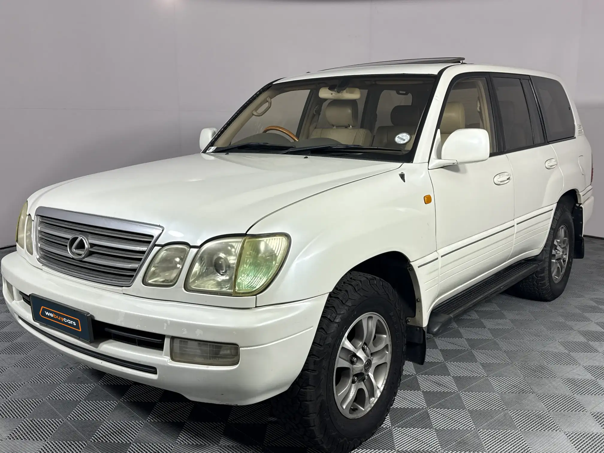 2004 Lexus LX